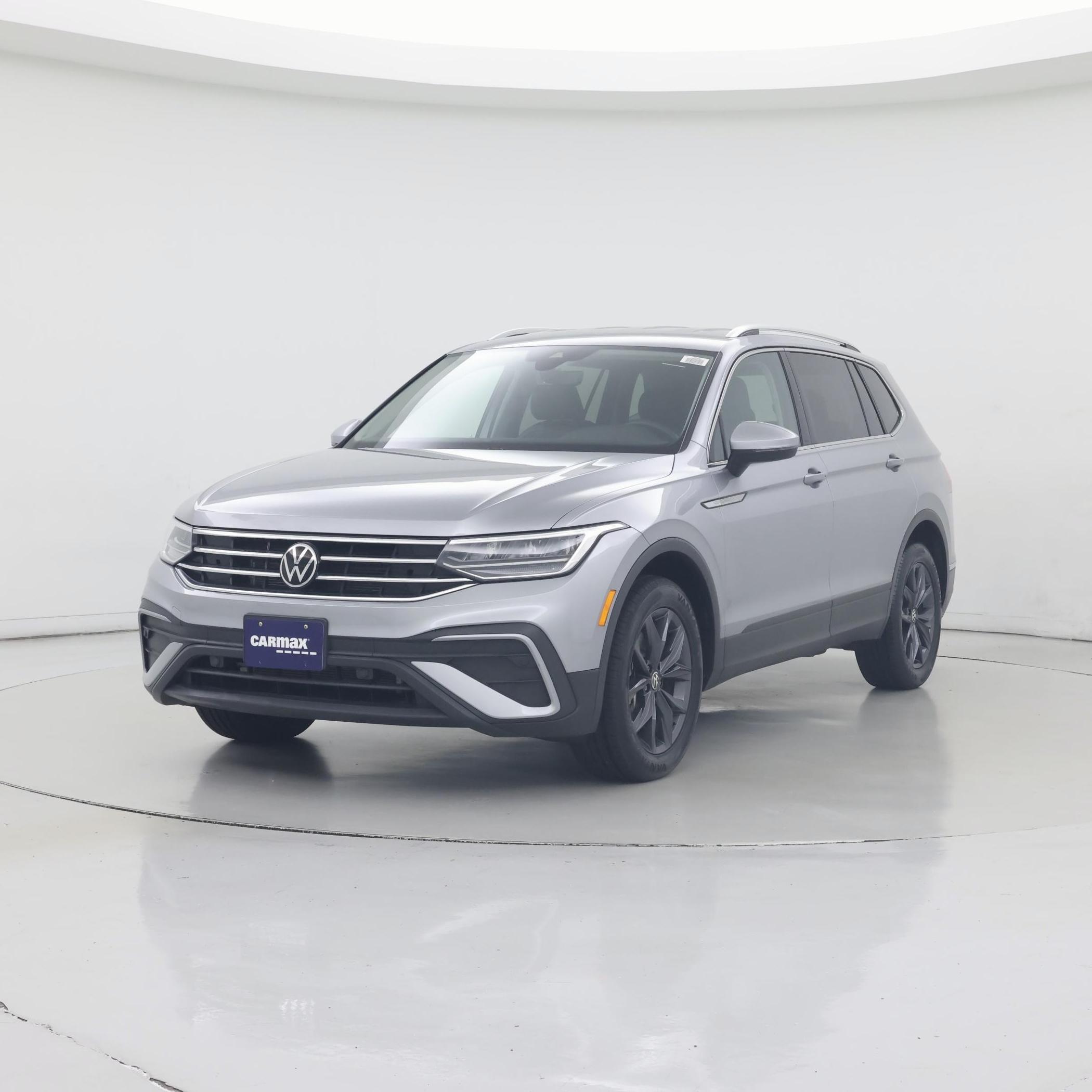 Thumbnail: 2023 Volkswagen Tiguan - 4