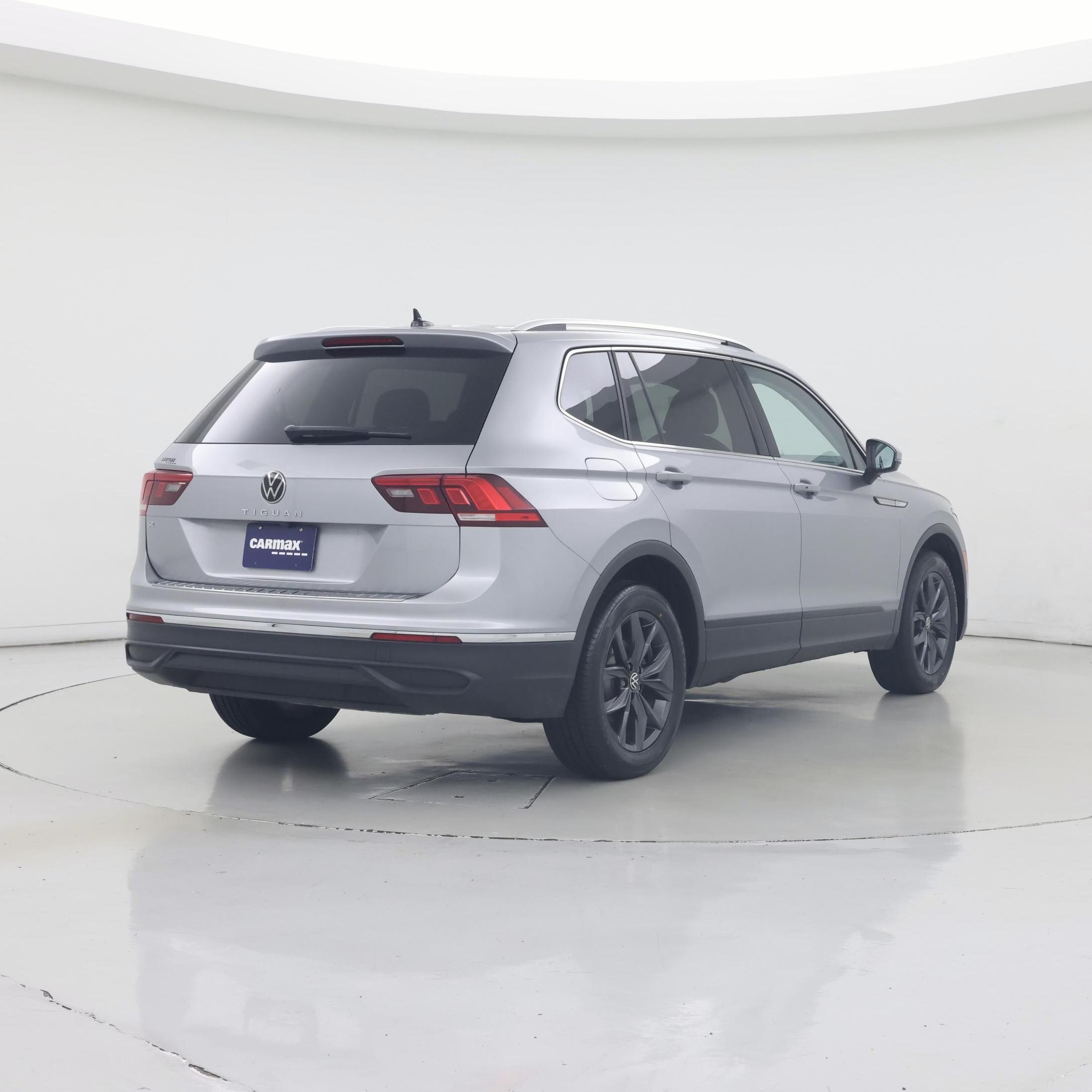 Thumbnail: 2023 Volkswagen Tiguan - 8