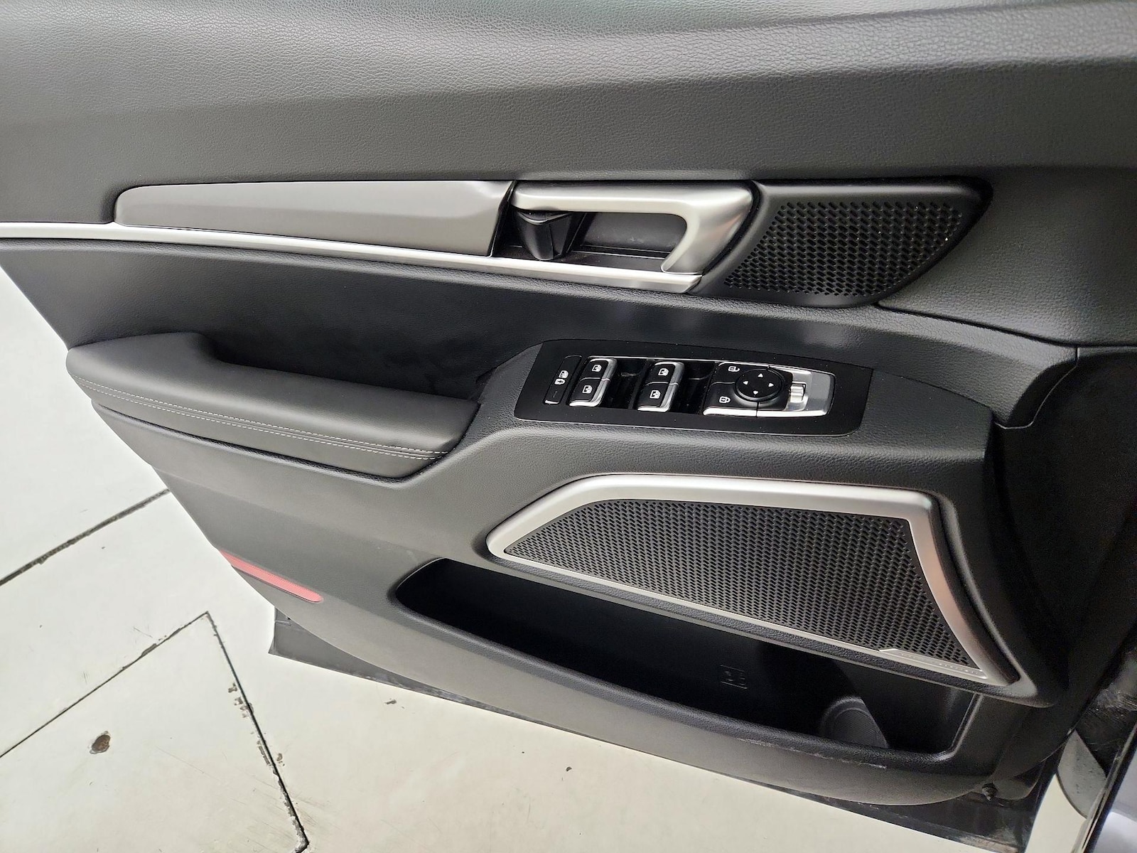 2025 Kia Telluride S - Photo 13