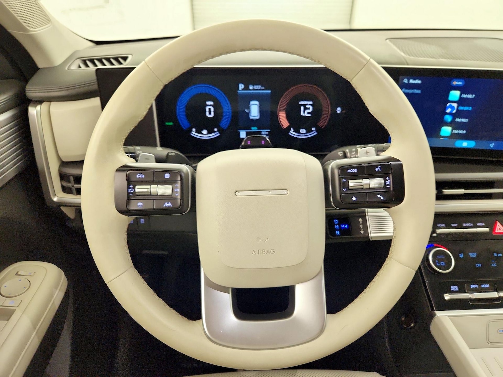 2025 Hyundai Santa Fe SEL - Photo 11