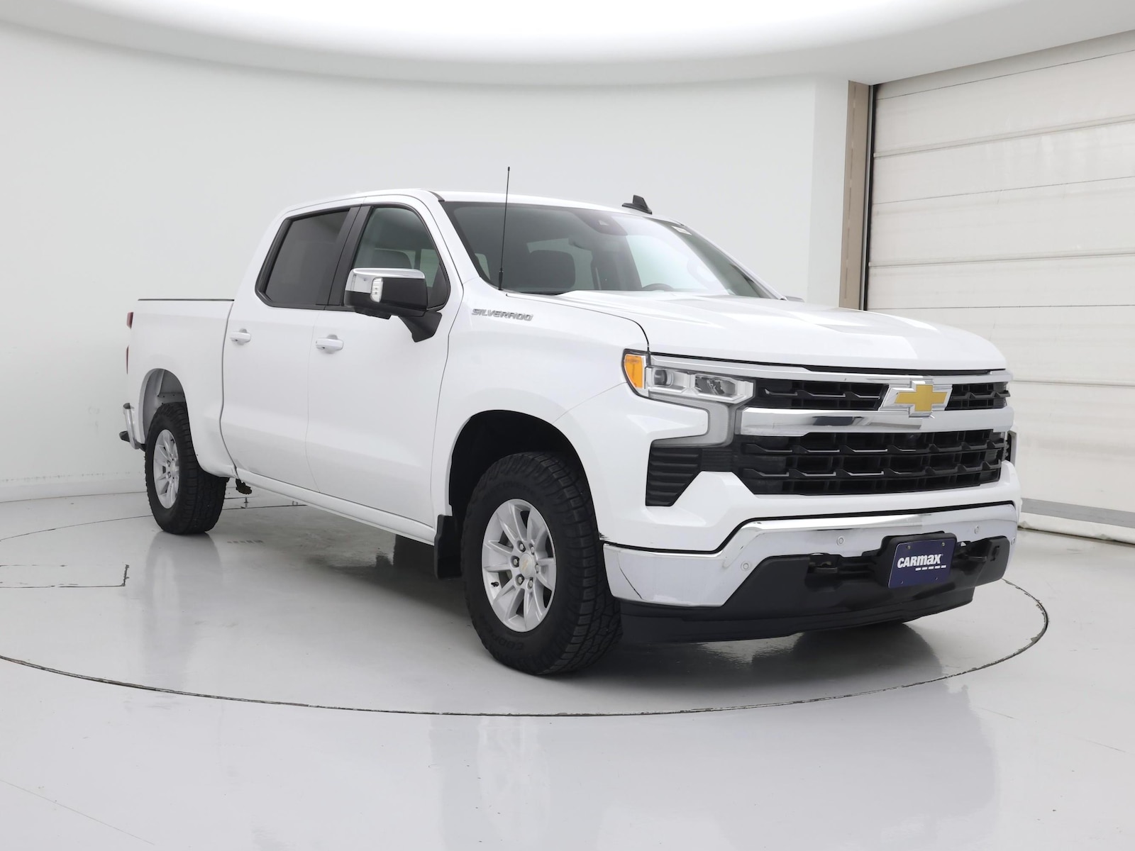 2025 Chevrolet Silverado 1500 LT - Photo 2