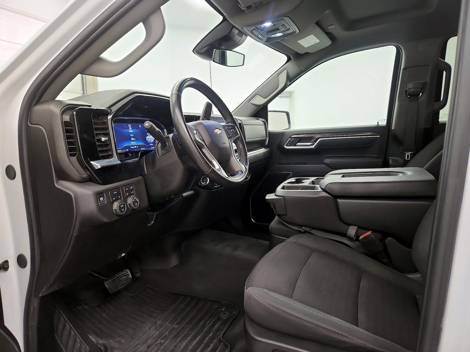 2025 Chevrolet Silverado 1500 LT - Photo 12