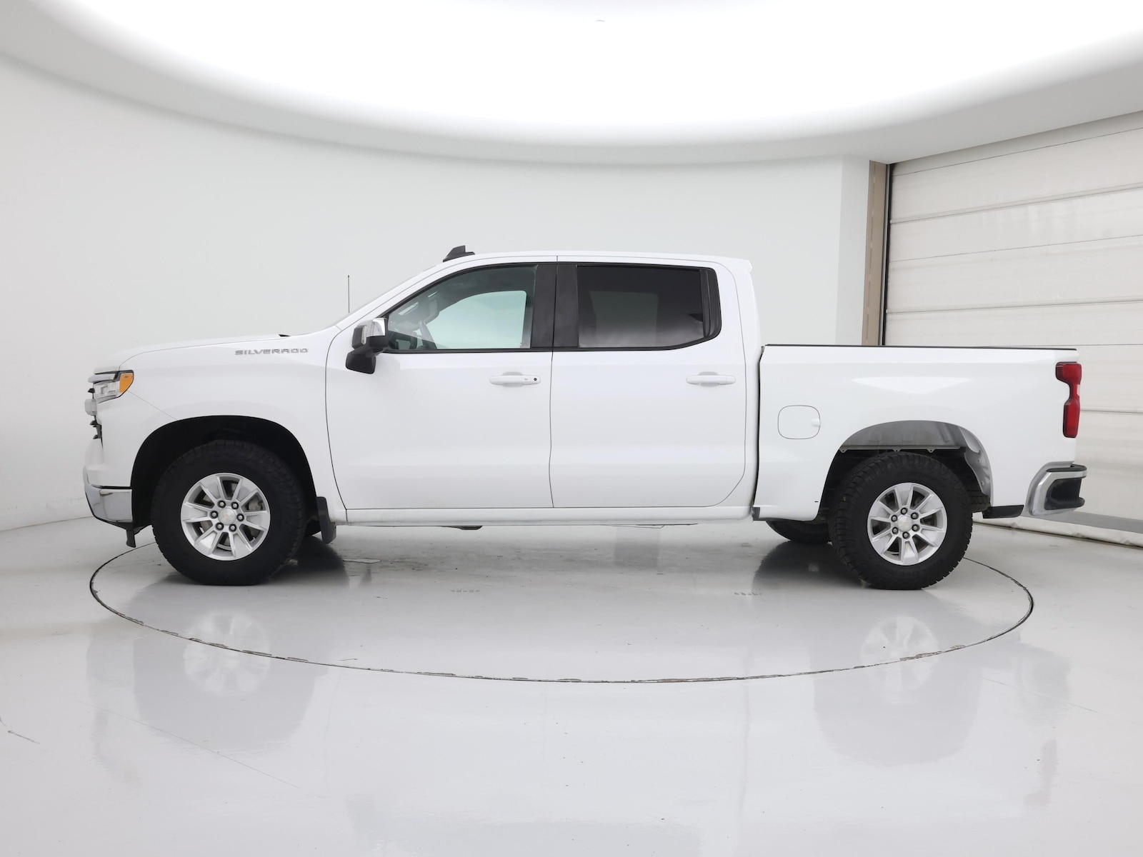 2025 Chevrolet Silverado 1500 LT - Photo 4