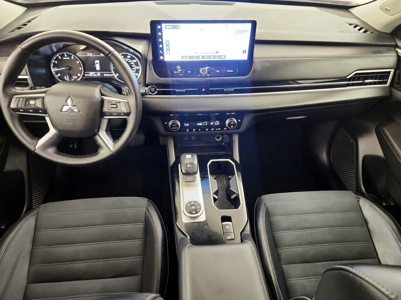 2025 Mitsubishi Outlander SE - Photo 10