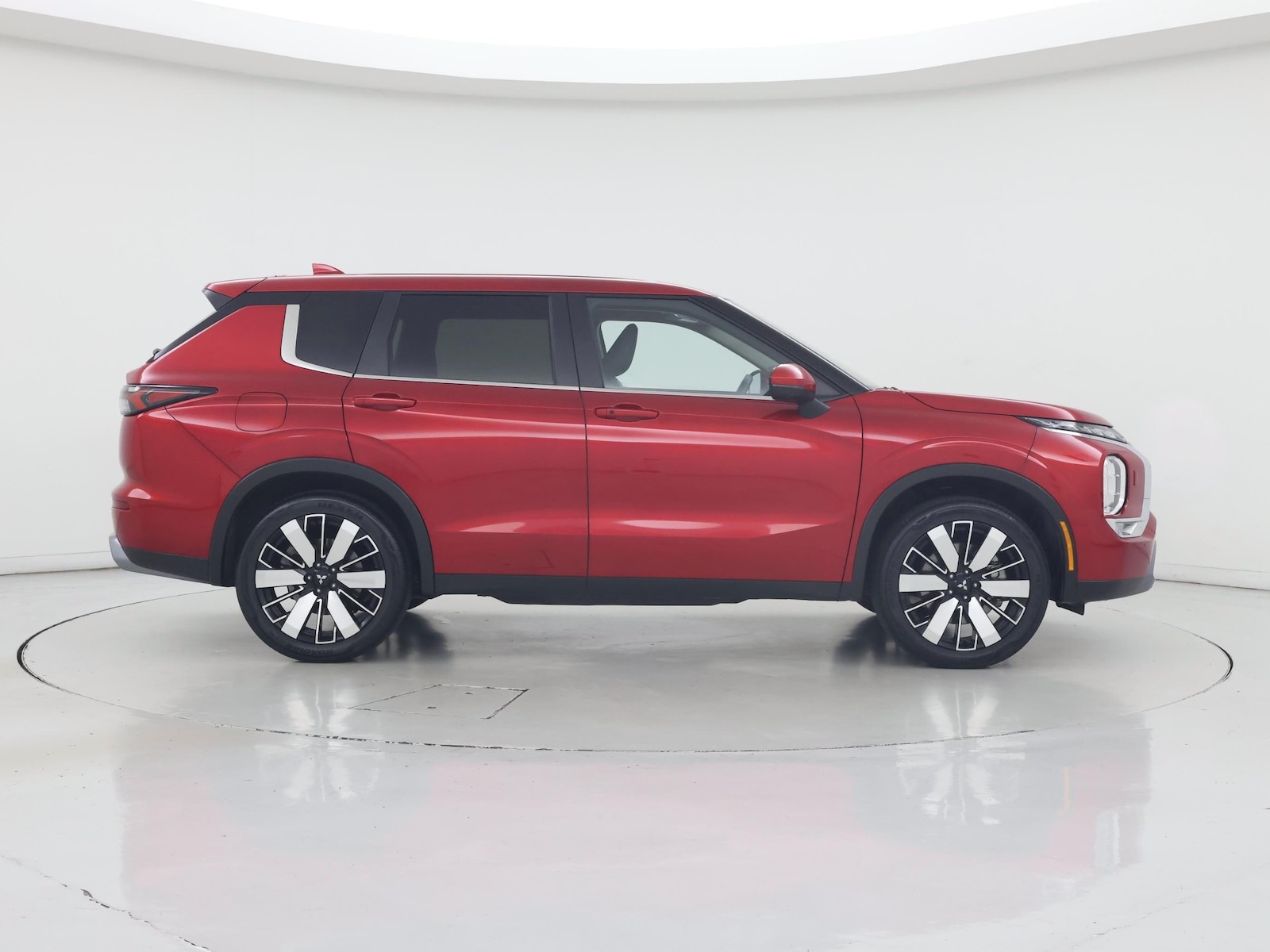 2025 Mitsubishi Outlander SE - Photo 8