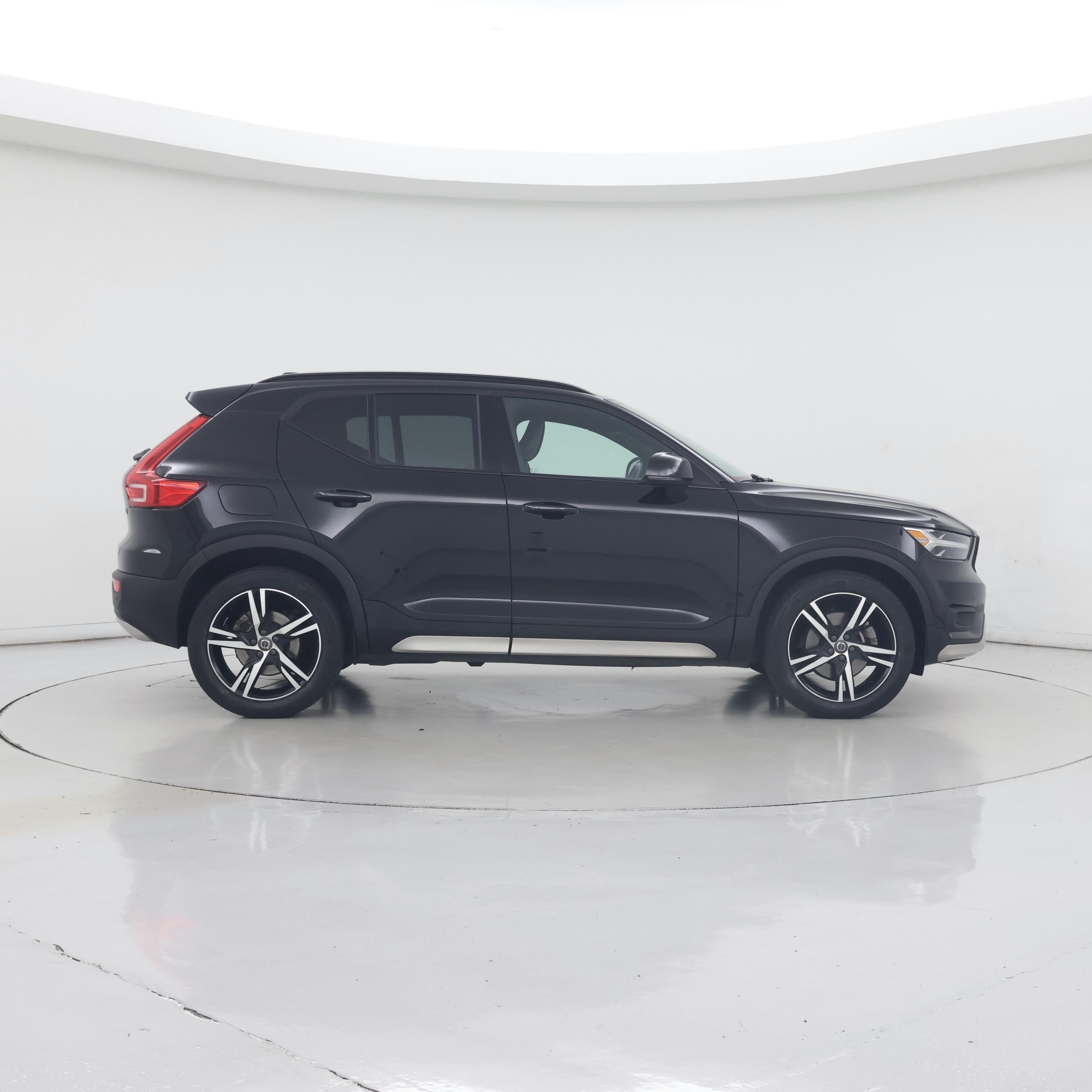 Thumbnail: 2021 Volvo XC40 - 7