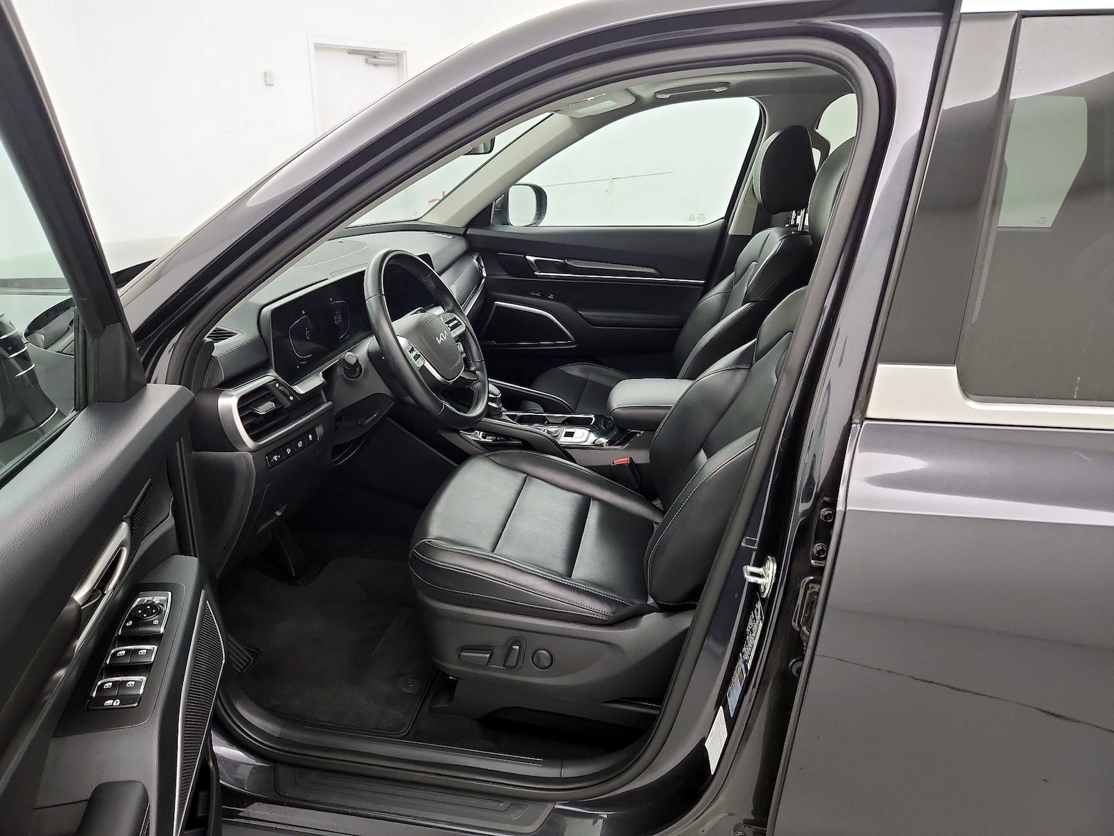 2025 Kia Telluride S - Photo 12