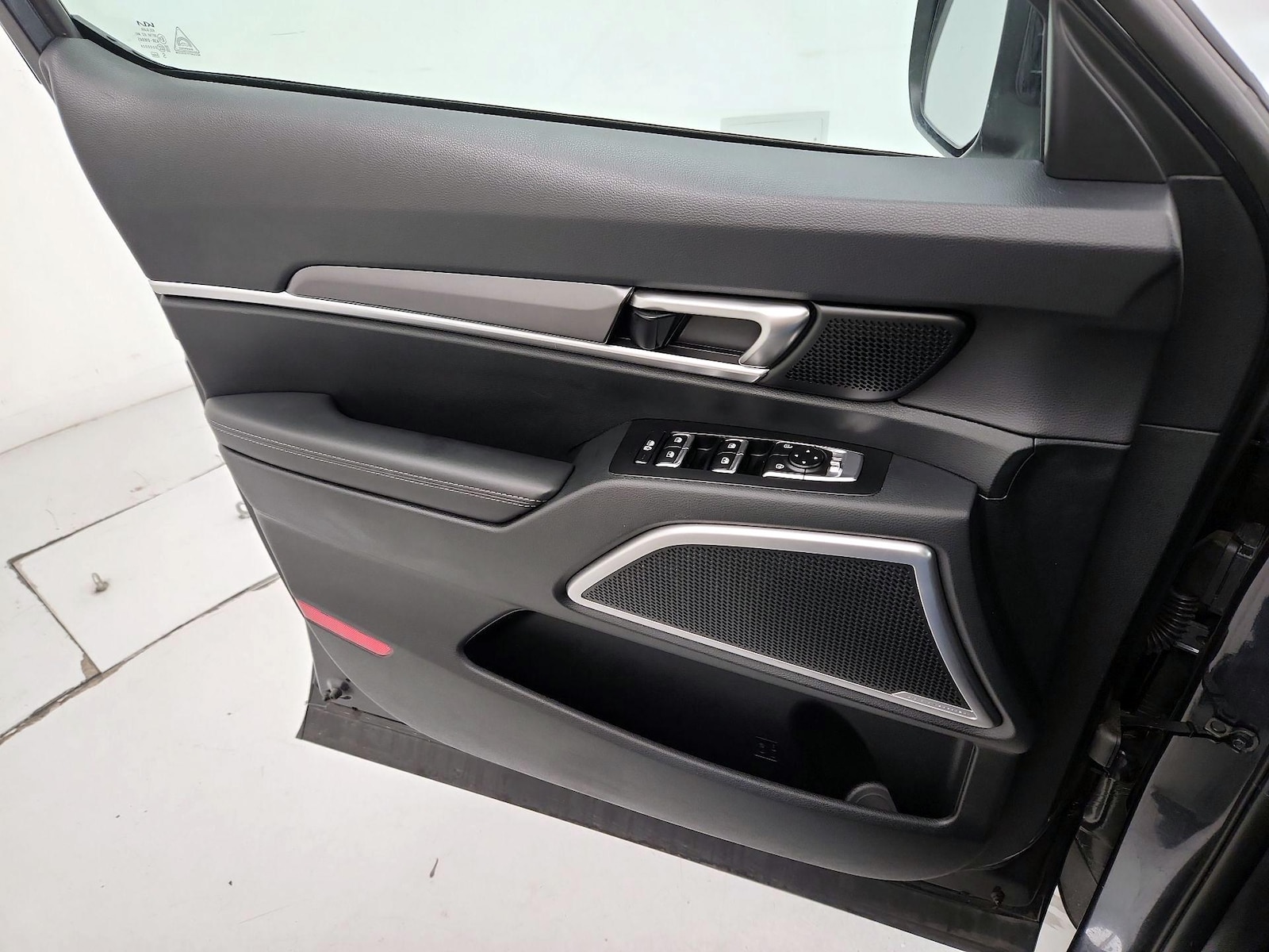 2025 Kia Telluride S - Photo 13