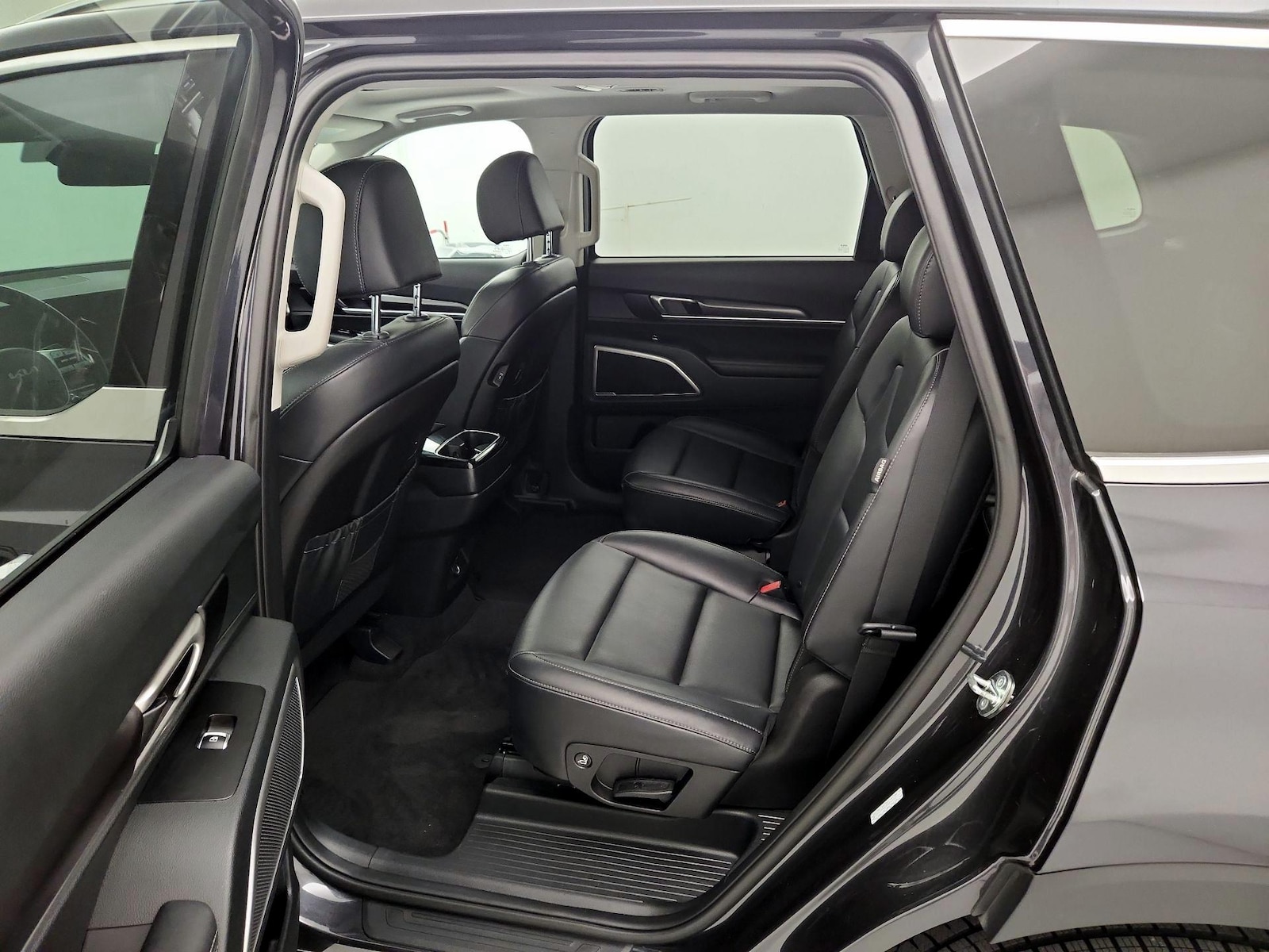 2025 Kia Telluride S - Photo 22