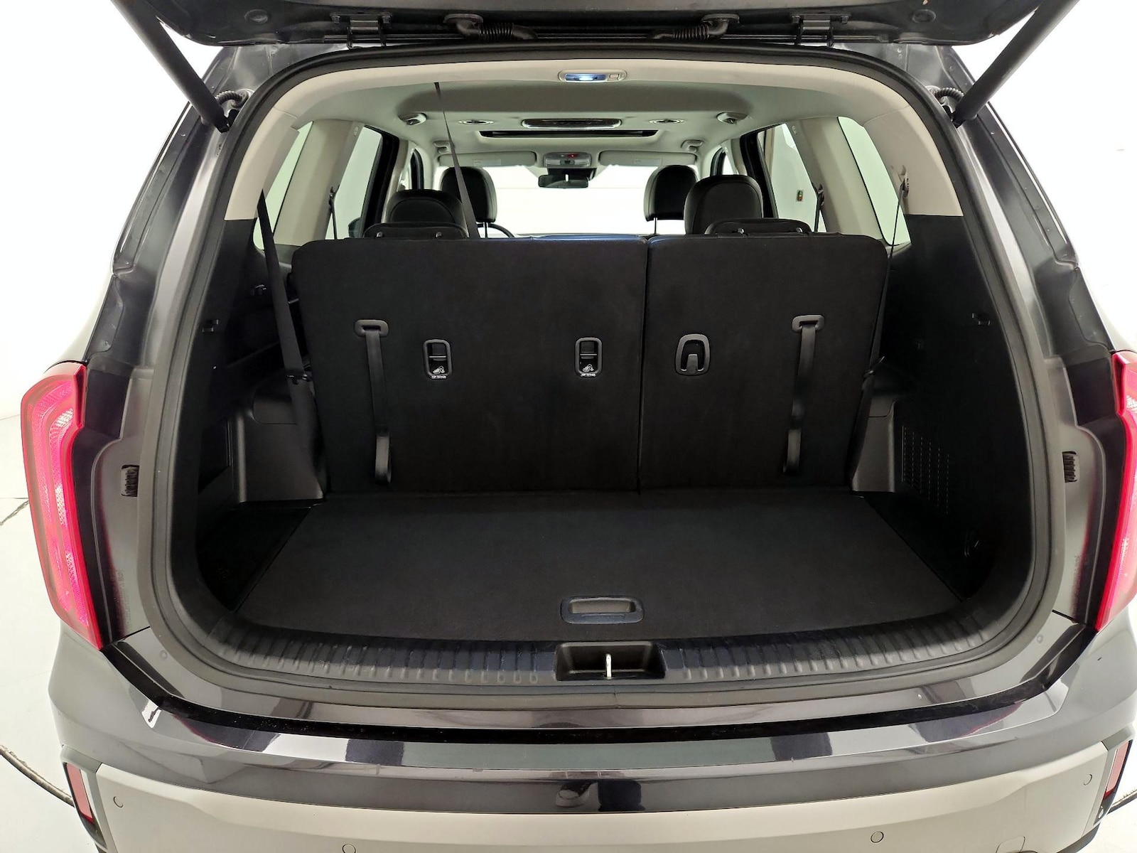 2025 Kia Telluride S - Photo 24