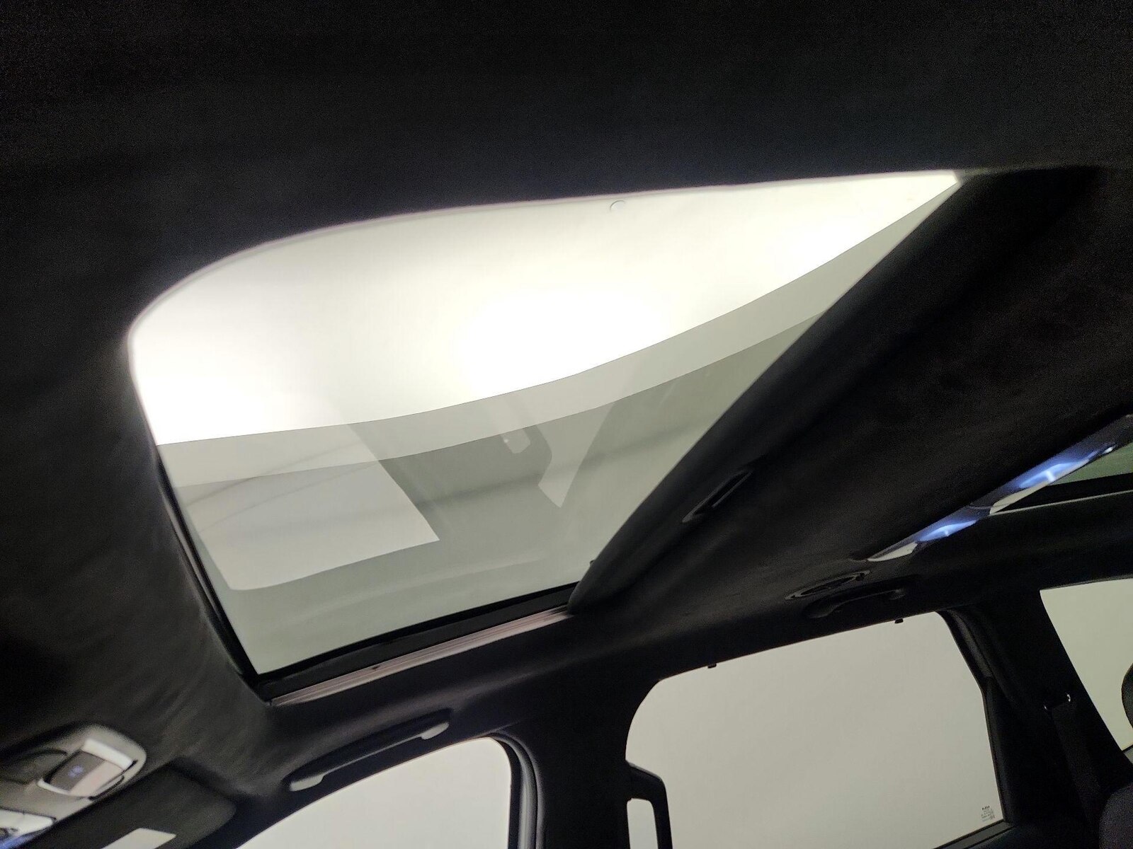 Sunroof(s) & Skylight(s)