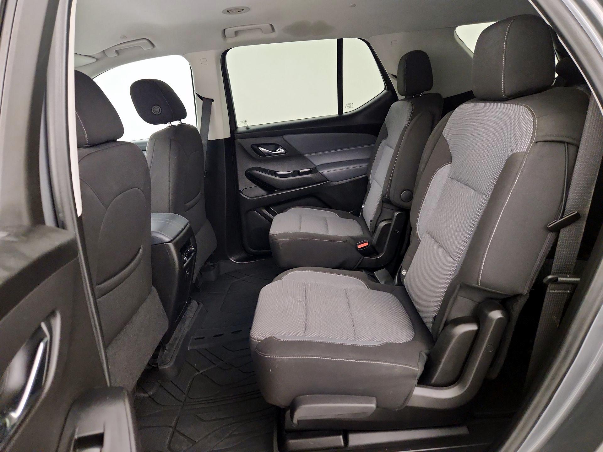 Thumbnail: 2021 Chevrolet Traverse - 18