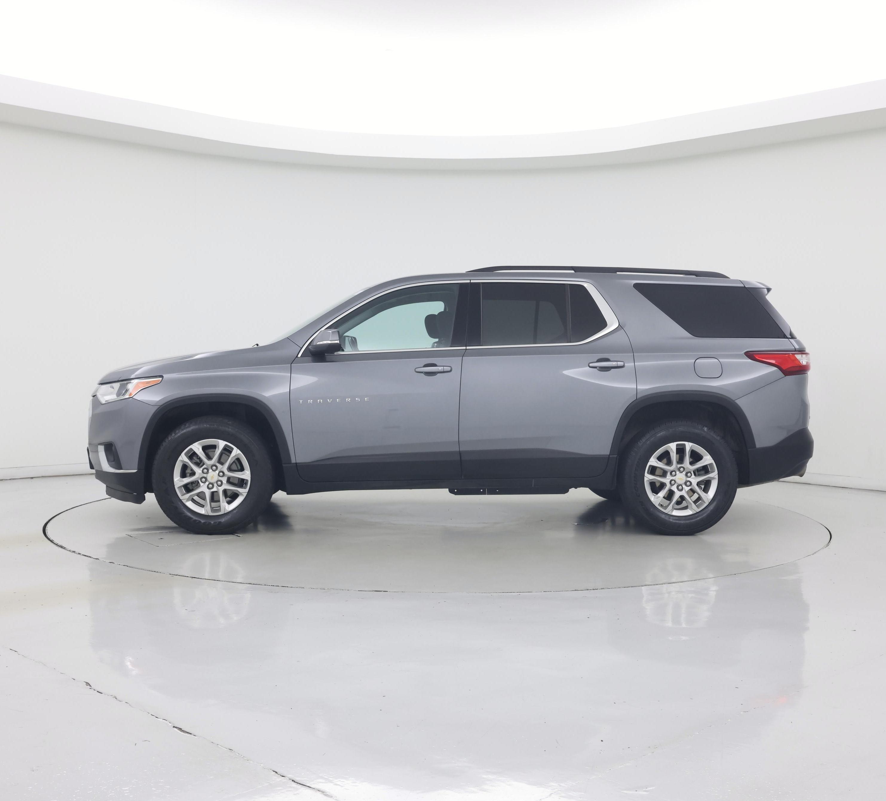 Thumbnail: 2021 Chevrolet Traverse - 3