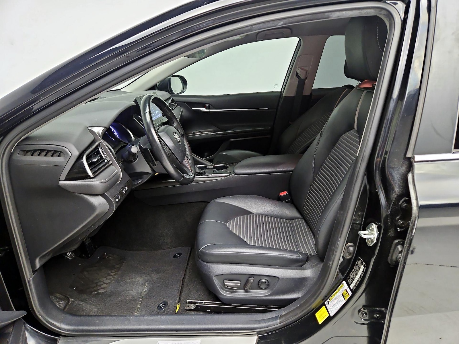 Power Seat(s) & Side Airbags