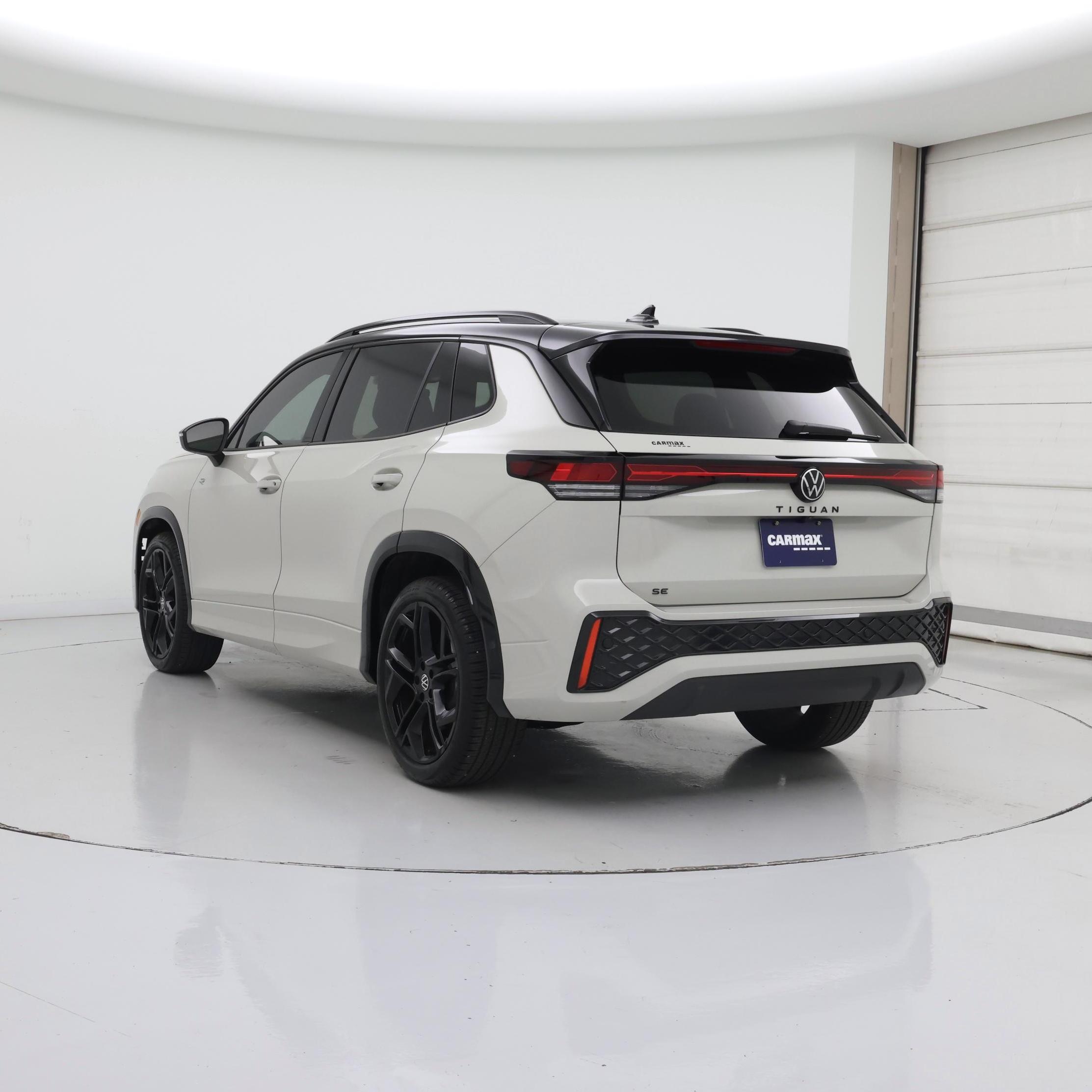 Thumbnail: 2026 Volkswagen Tiguan - 2