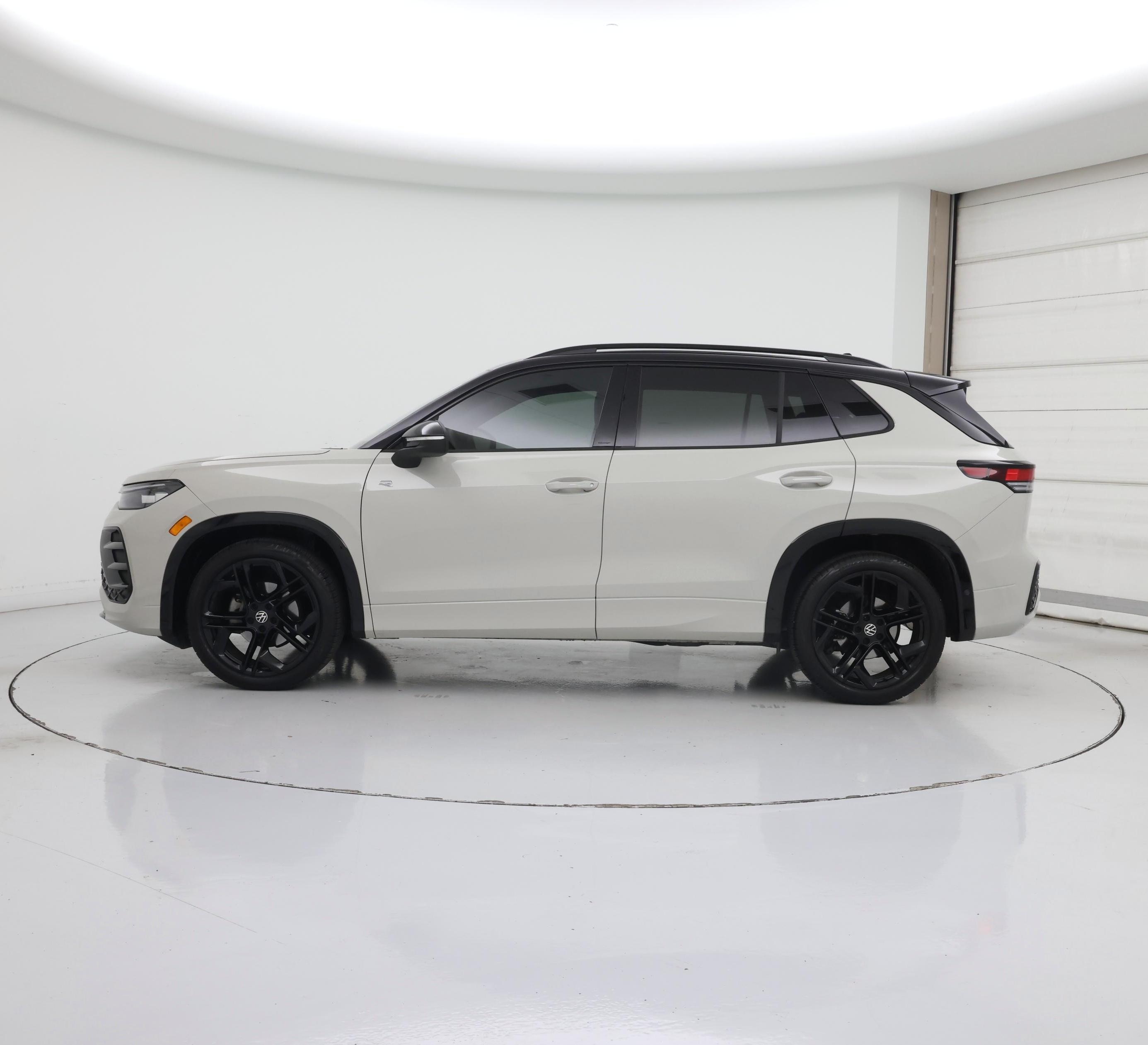 Thumbnail: 2026 Volkswagen Tiguan - 3