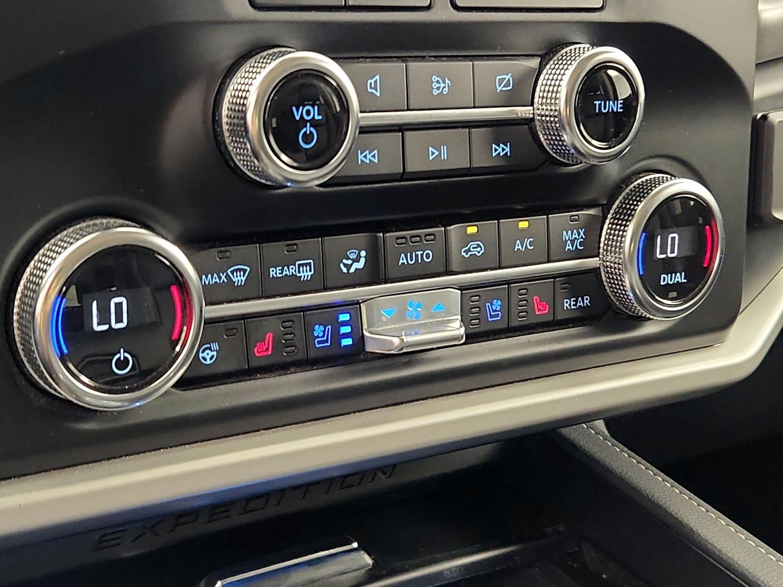 2024 Ford Expedition XLT - Photo 18
