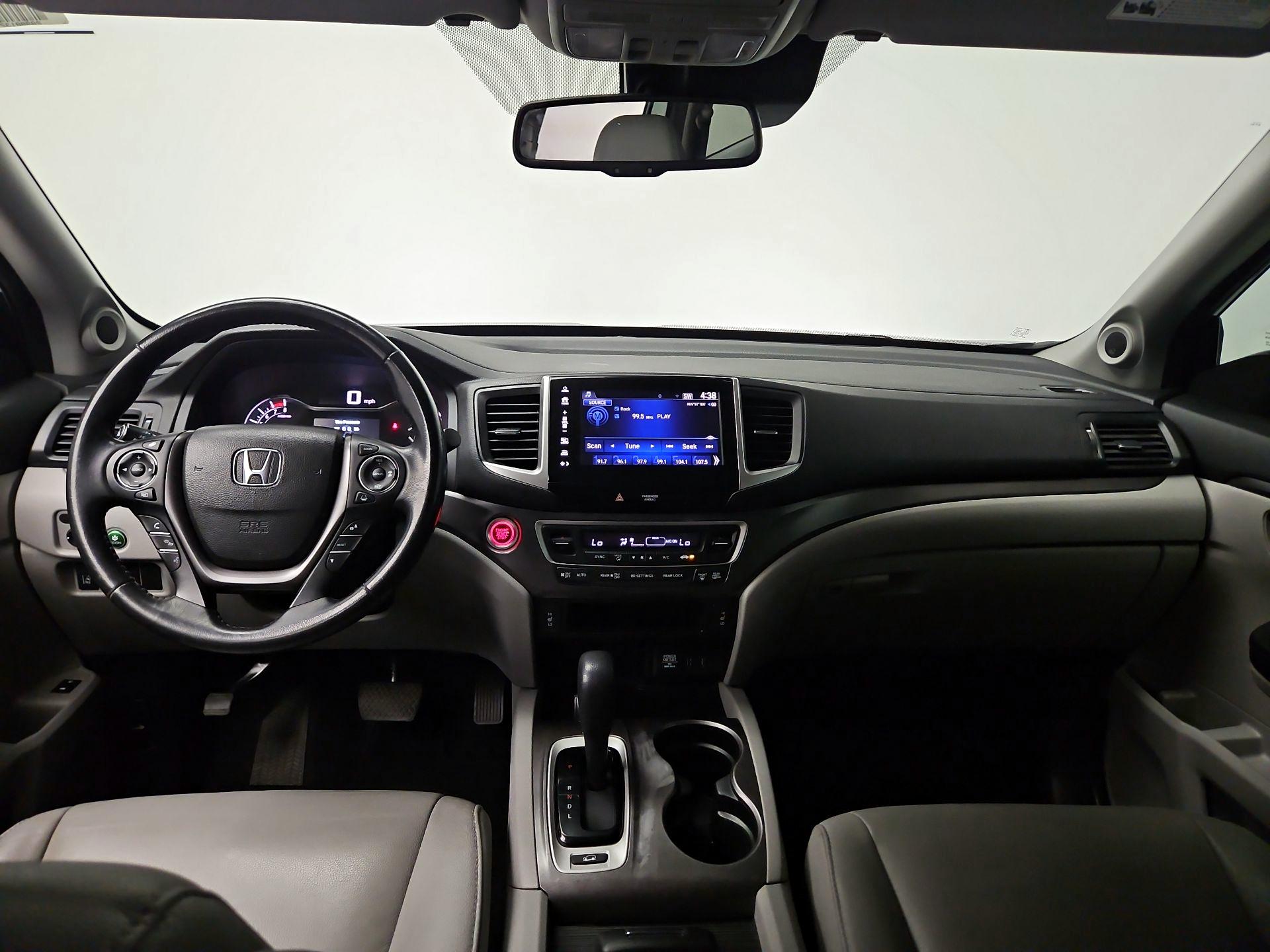 Thumbnail: 2017 Honda Pilot - 9