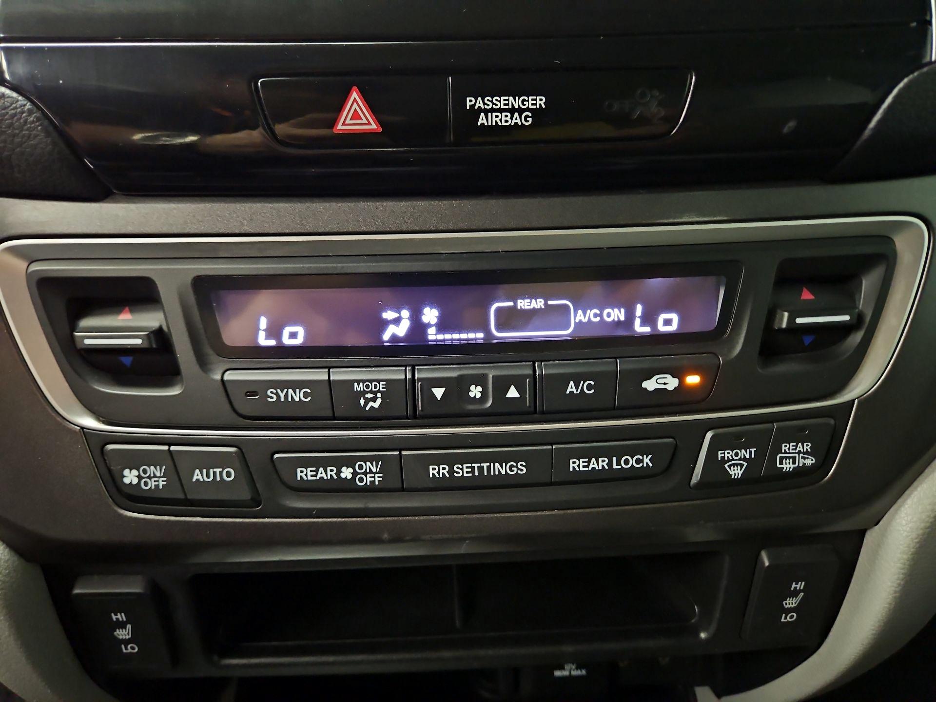 Thumbnail: 2017 Honda Pilot - 16