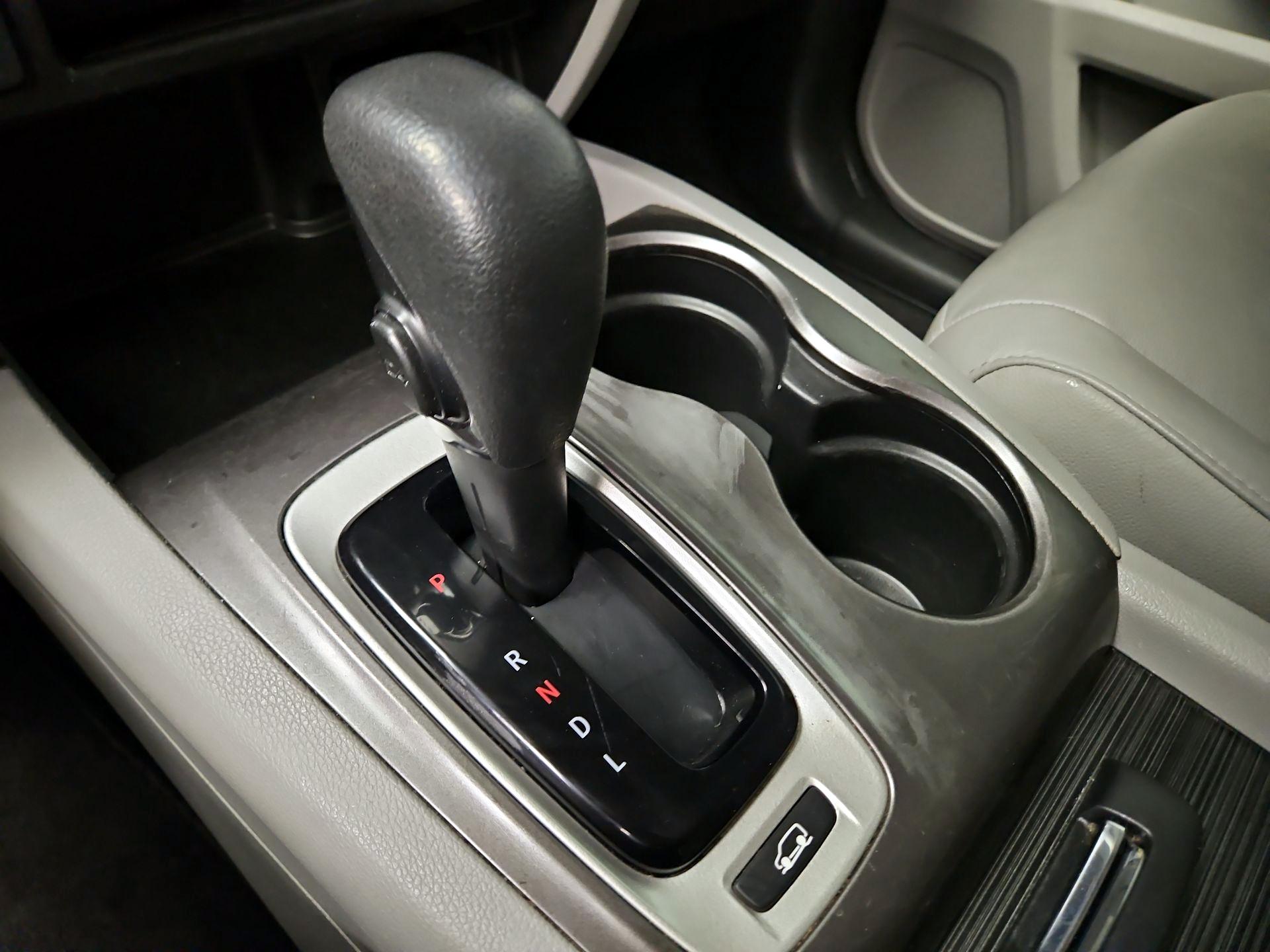 Thumbnail: 2017 Honda Pilot - 17