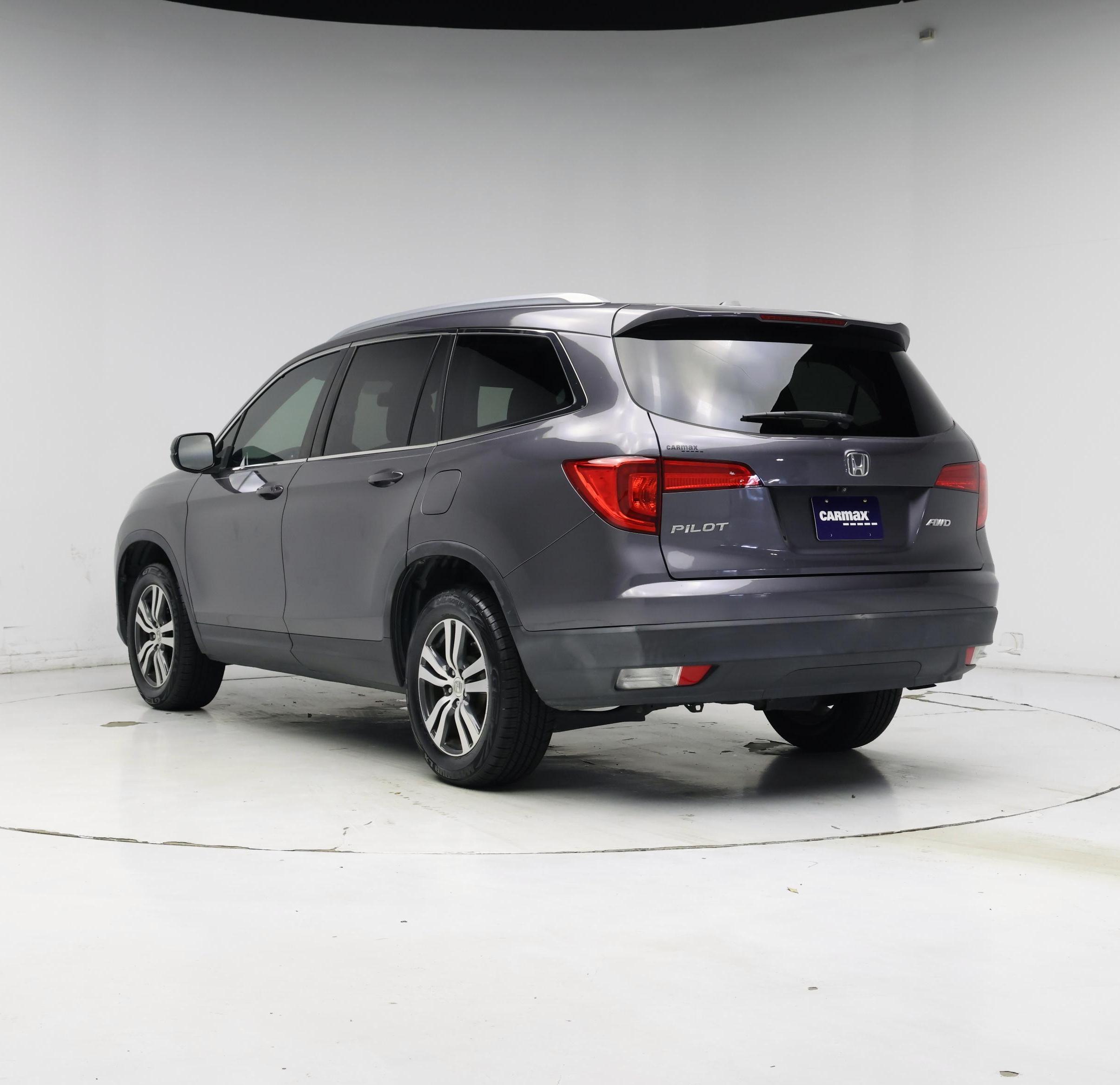 Thumbnail: 2017 Honda Pilot - 2