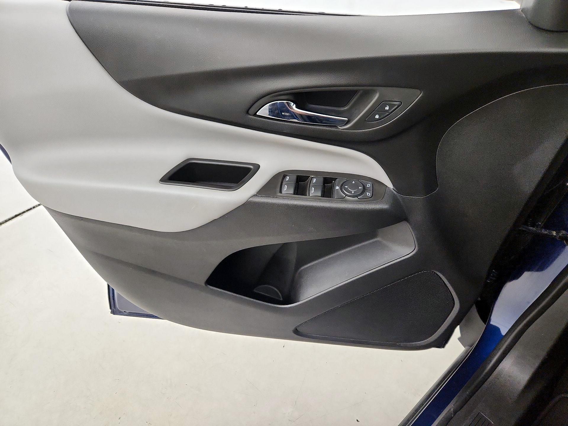 Thumbnail: 2022 Chevrolet Equinox - 12