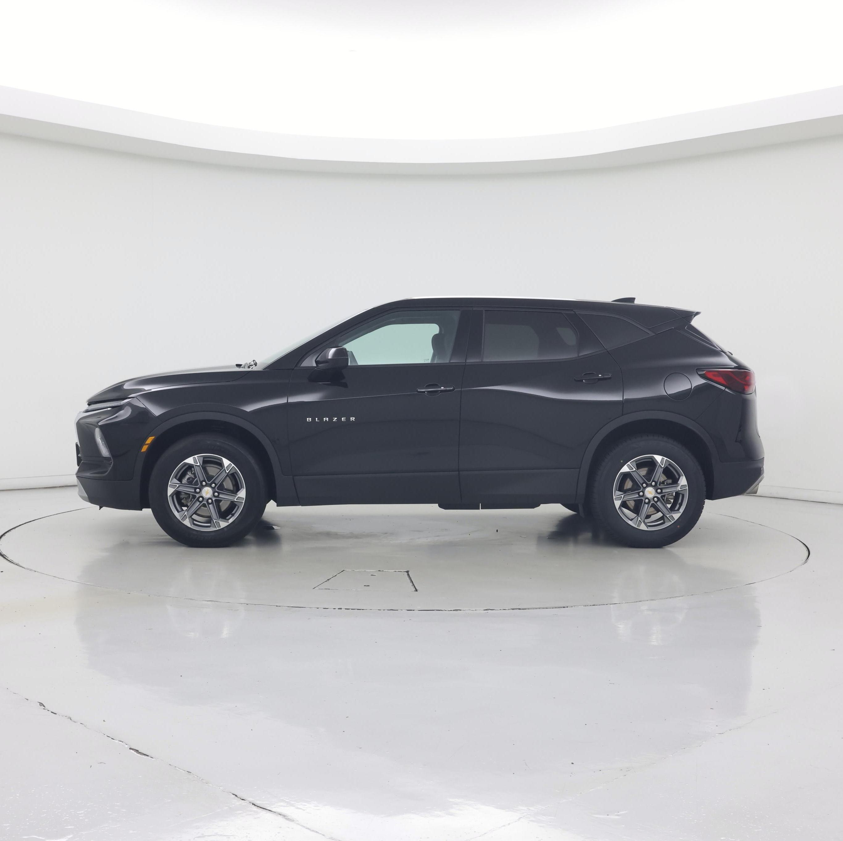 Thumbnail: 2025 Chevrolet Blazer - 3