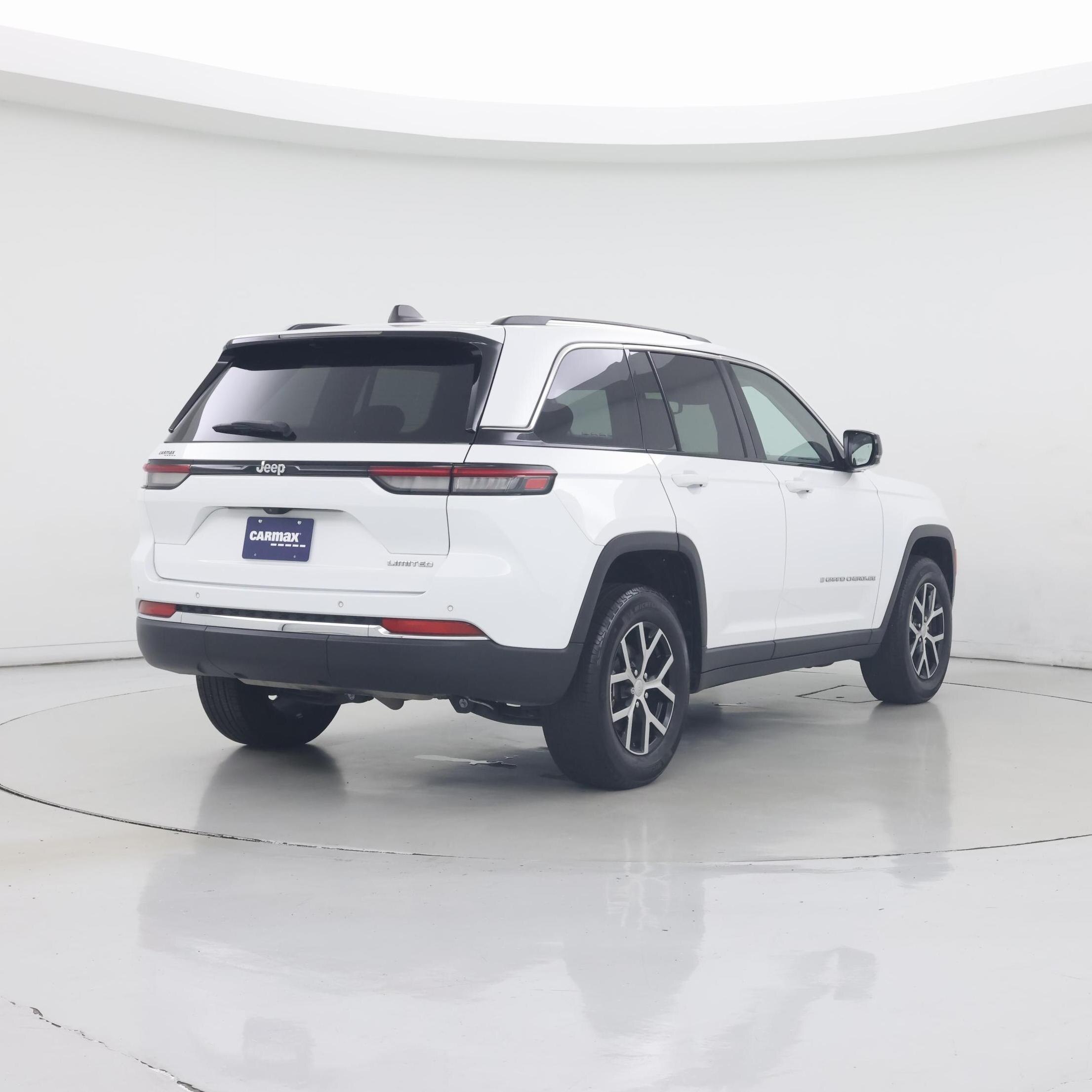Thumbnail: 2023 Jeep Grand Cherokee - 8