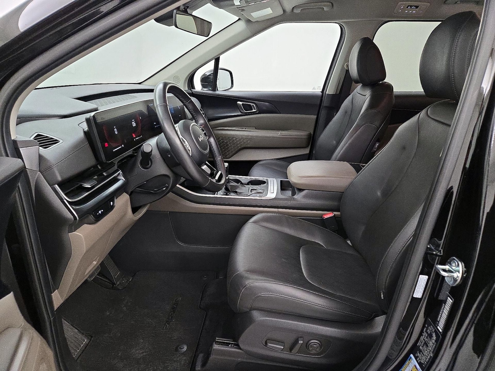 2025 Kia Carnival LXS - Photo 12