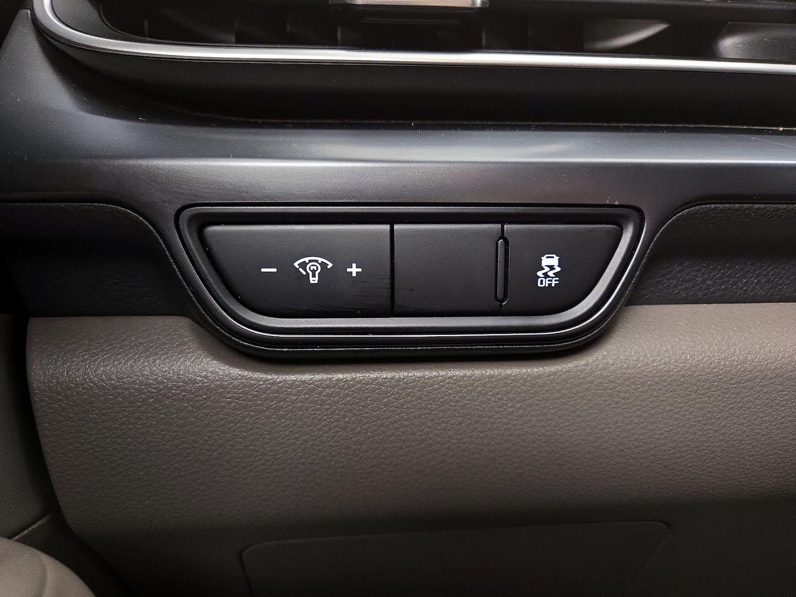 2025 Kia Carnival LXS - Photo 14