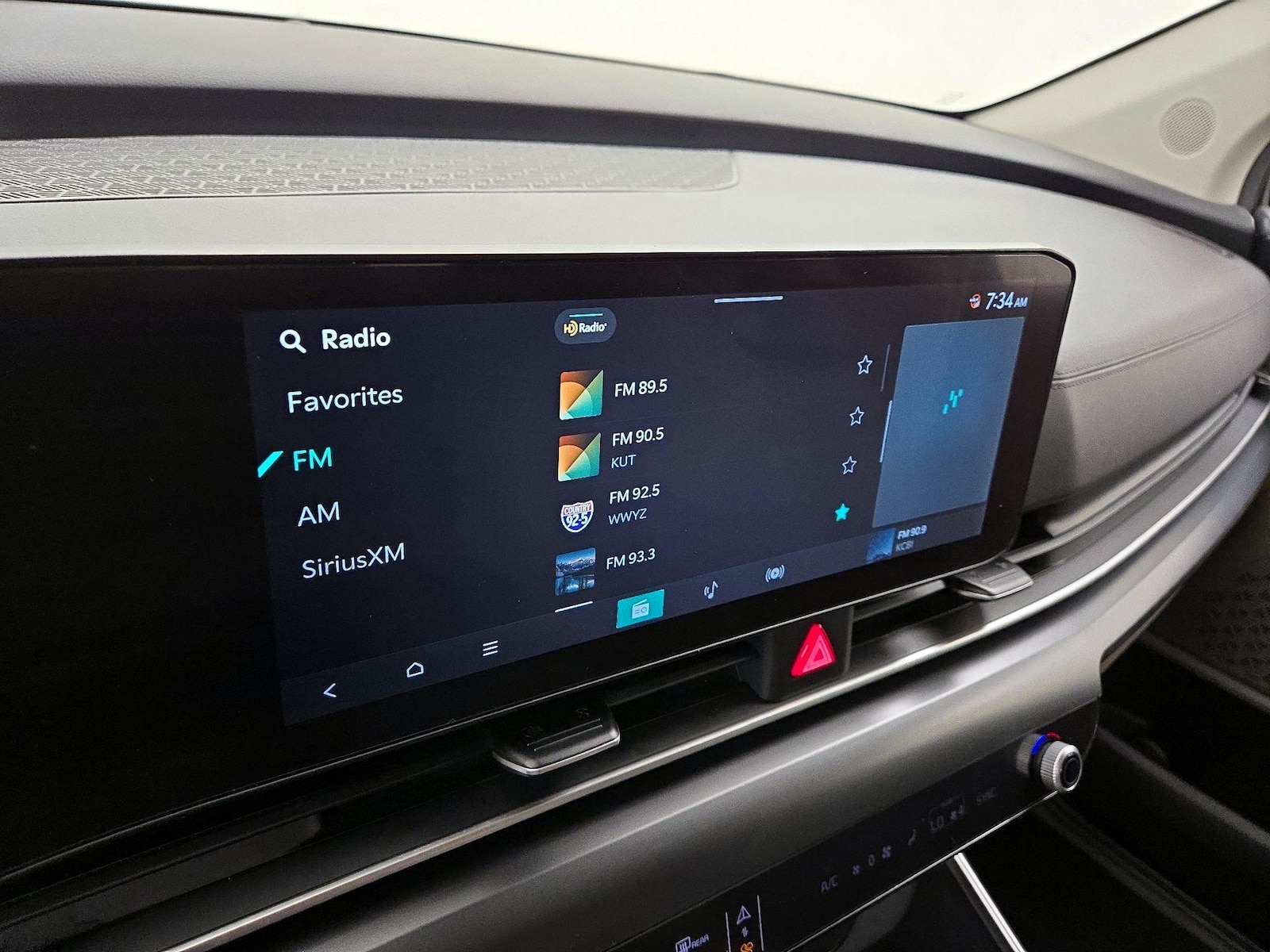 2025 Kia Carnival LXS - Photo 17
