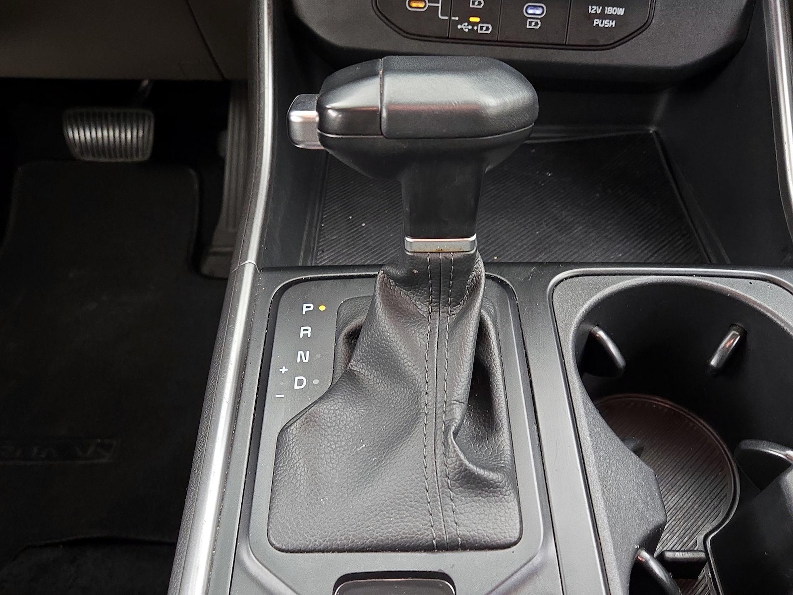 2025 Kia Carnival LXS - Photo 19