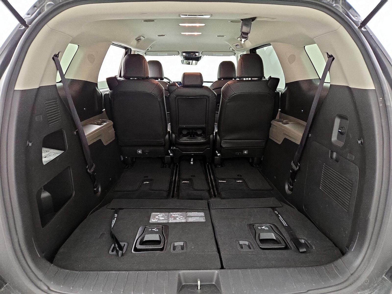 2025 Kia Carnival LXS - Photo 24