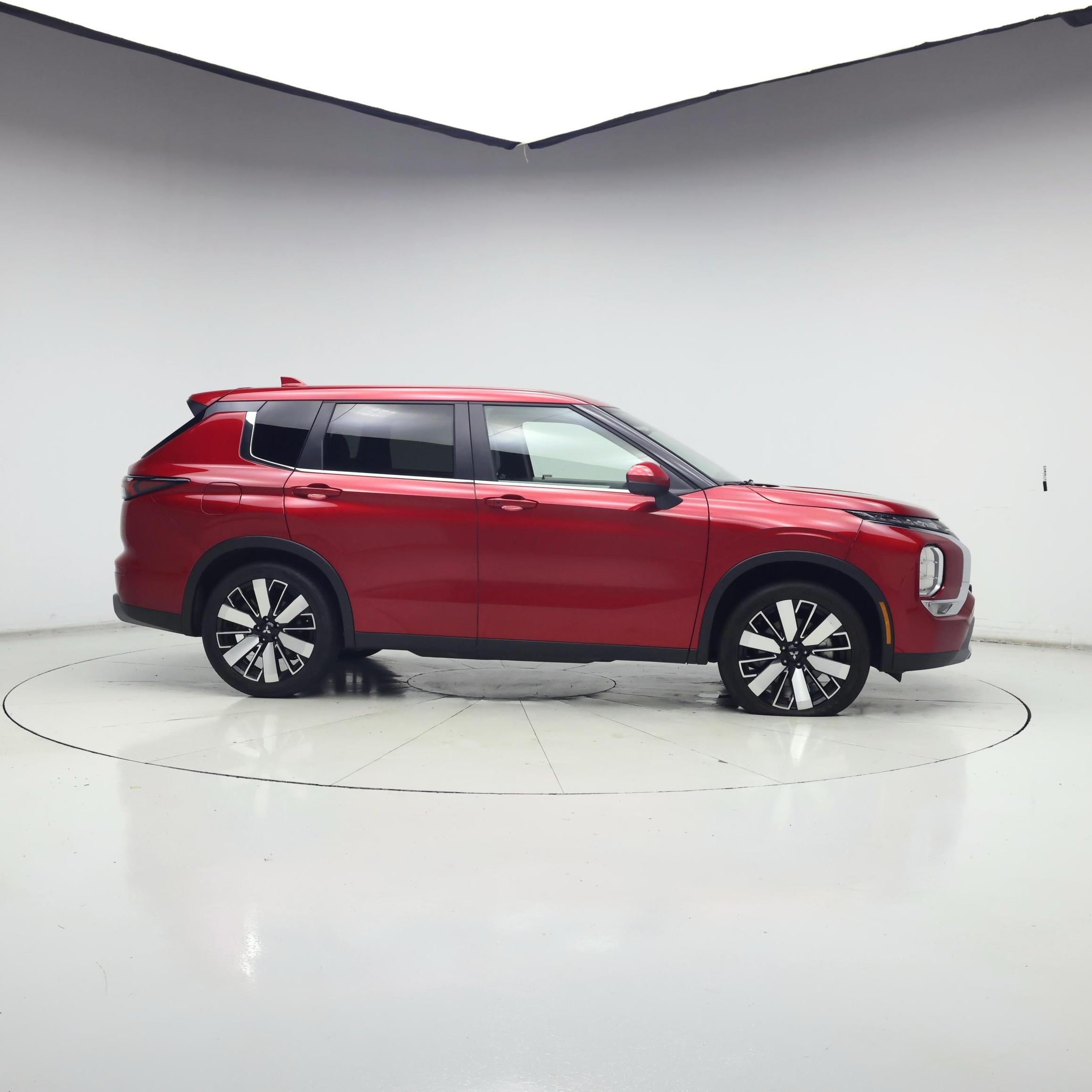 Thumbnail: 2025 Mitsubishi Outlander - 7