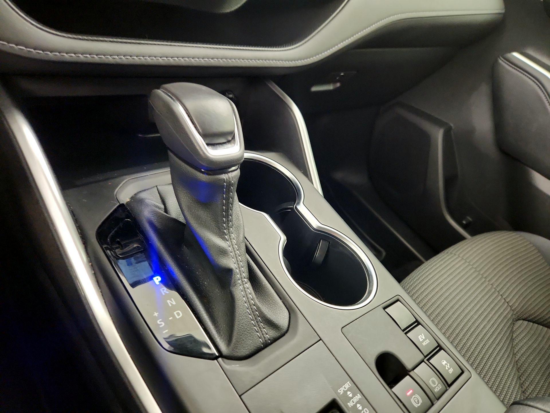 Thumbnail: 2024 Toyota Highlander - 17