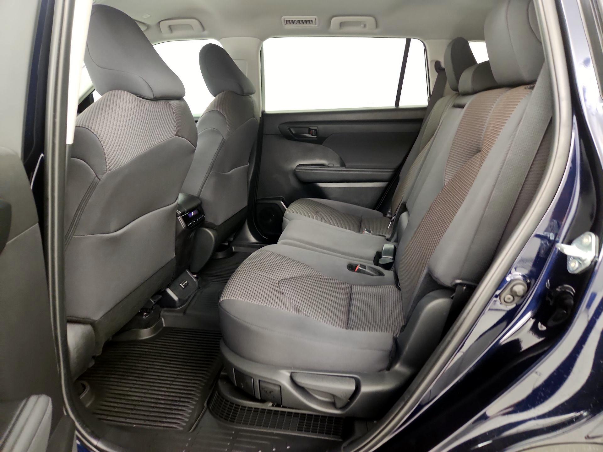 Thumbnail: 2024 Toyota Highlander - 19