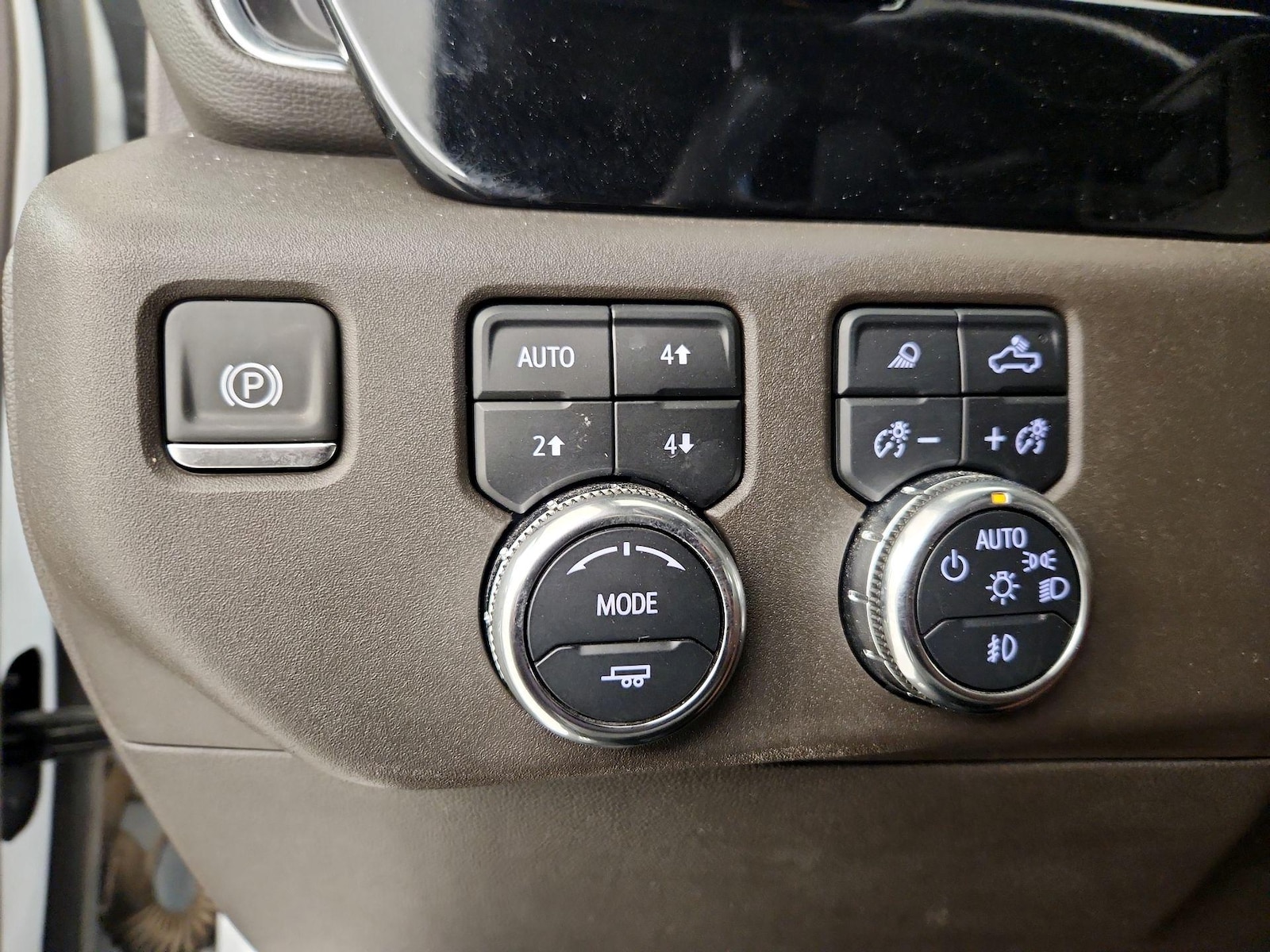 2025 GMC Sierra 1500 SLT - Photo 14