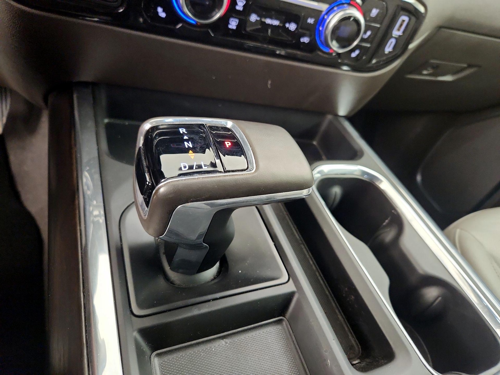 2025 GMC Sierra 1500 SLT - Photo 19