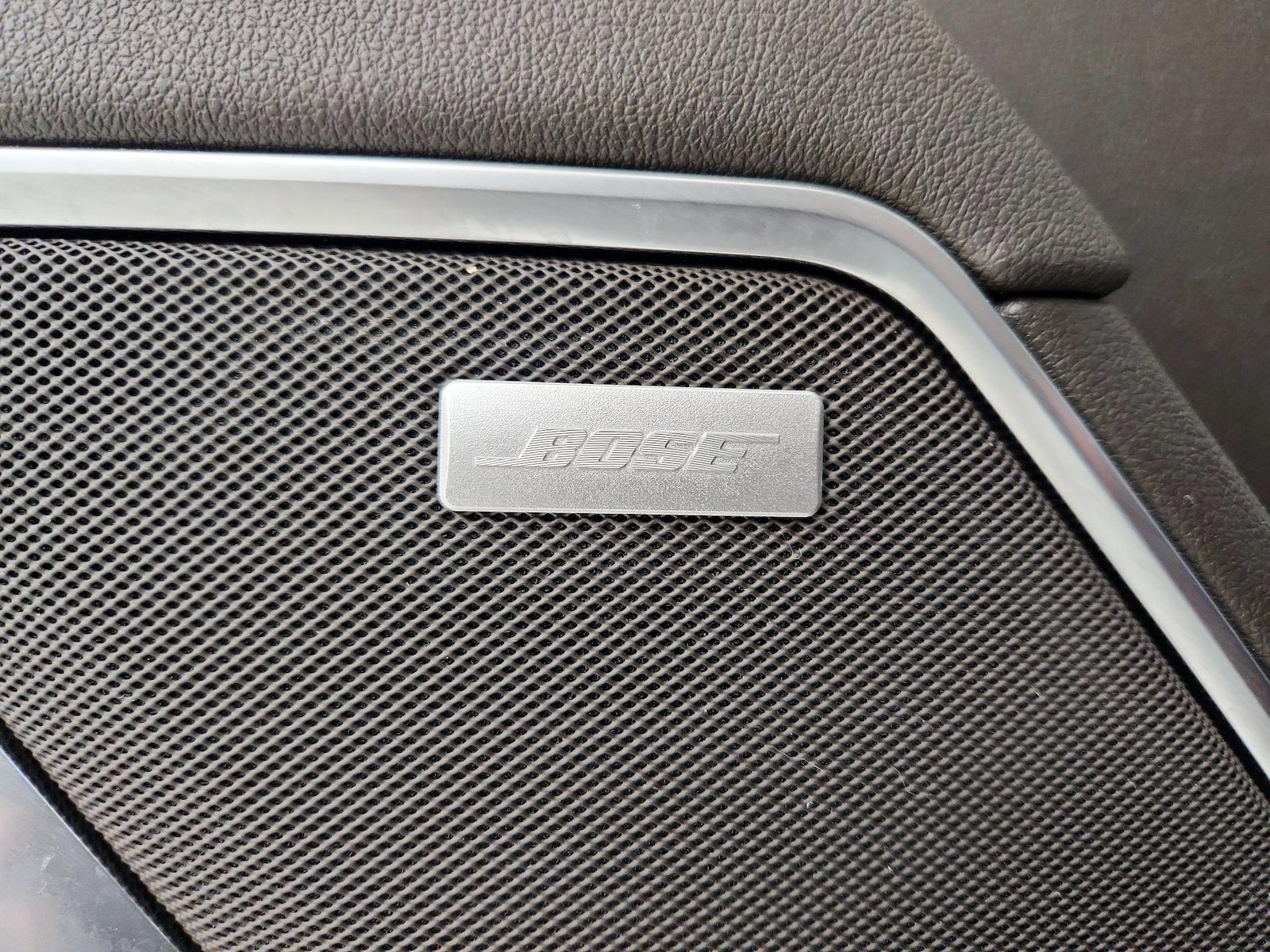 2025 GMC Sierra 1500 SLT - Photo 24