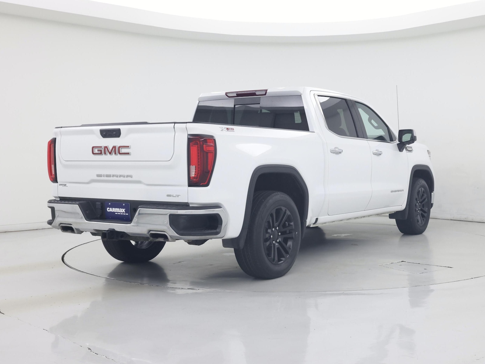 2025 GMC Sierra 1500 SLT - Photo 9