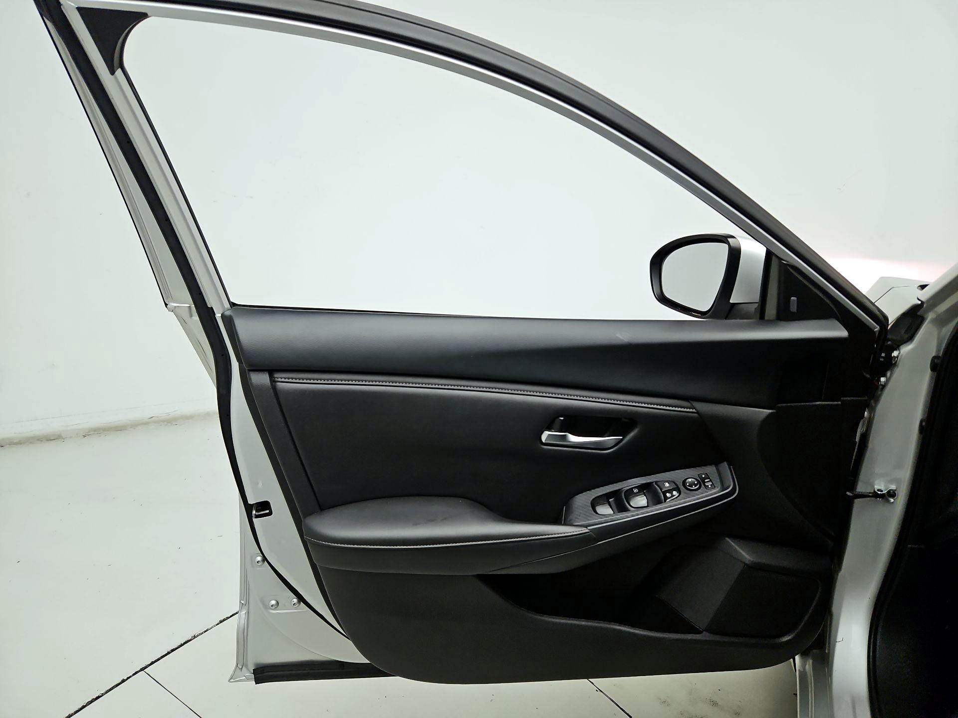 Thumbnail: 2023 Nissan Sentra - 12