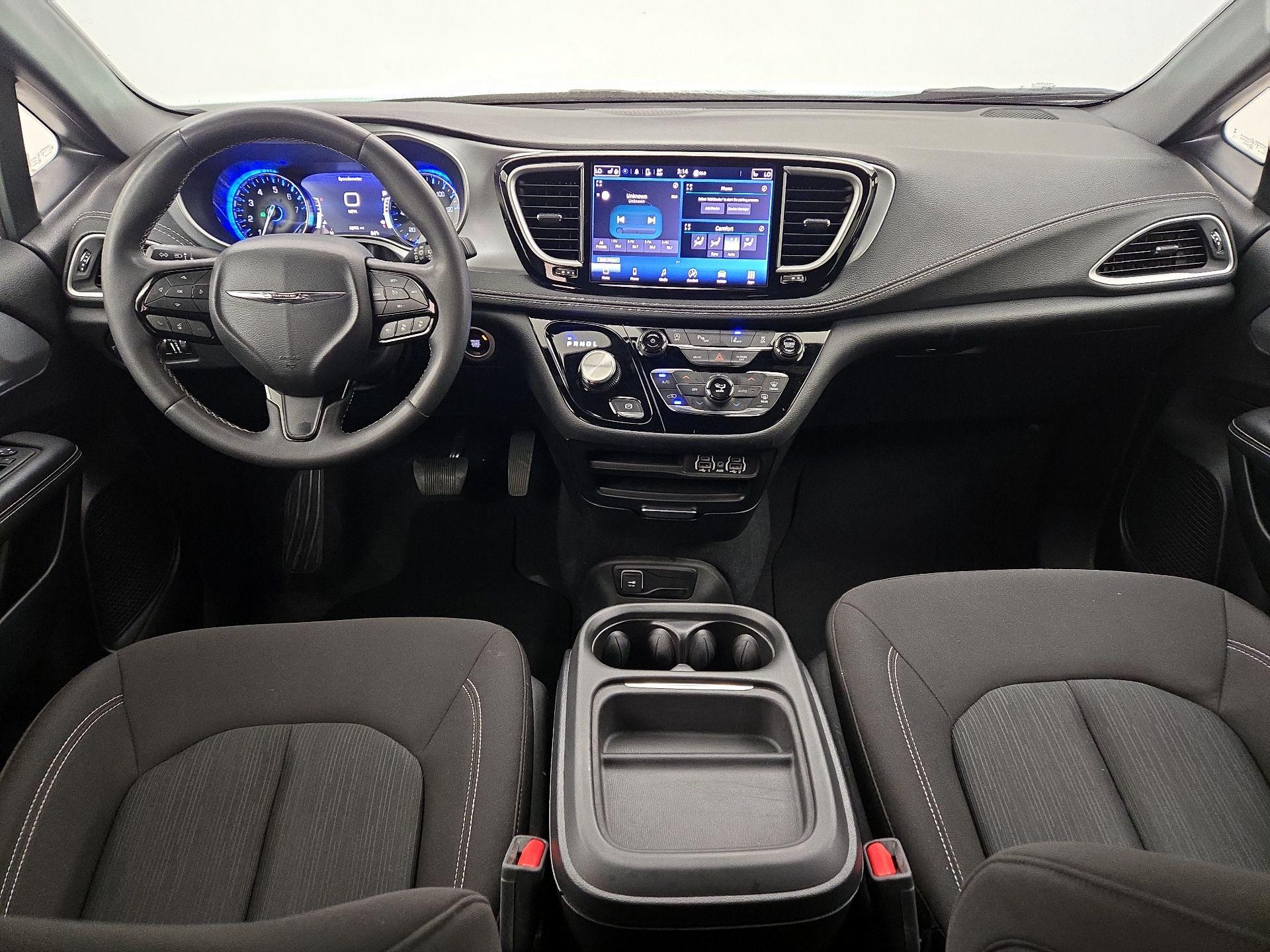 Thumbnail: 2024 Chrysler Pacifica - 9