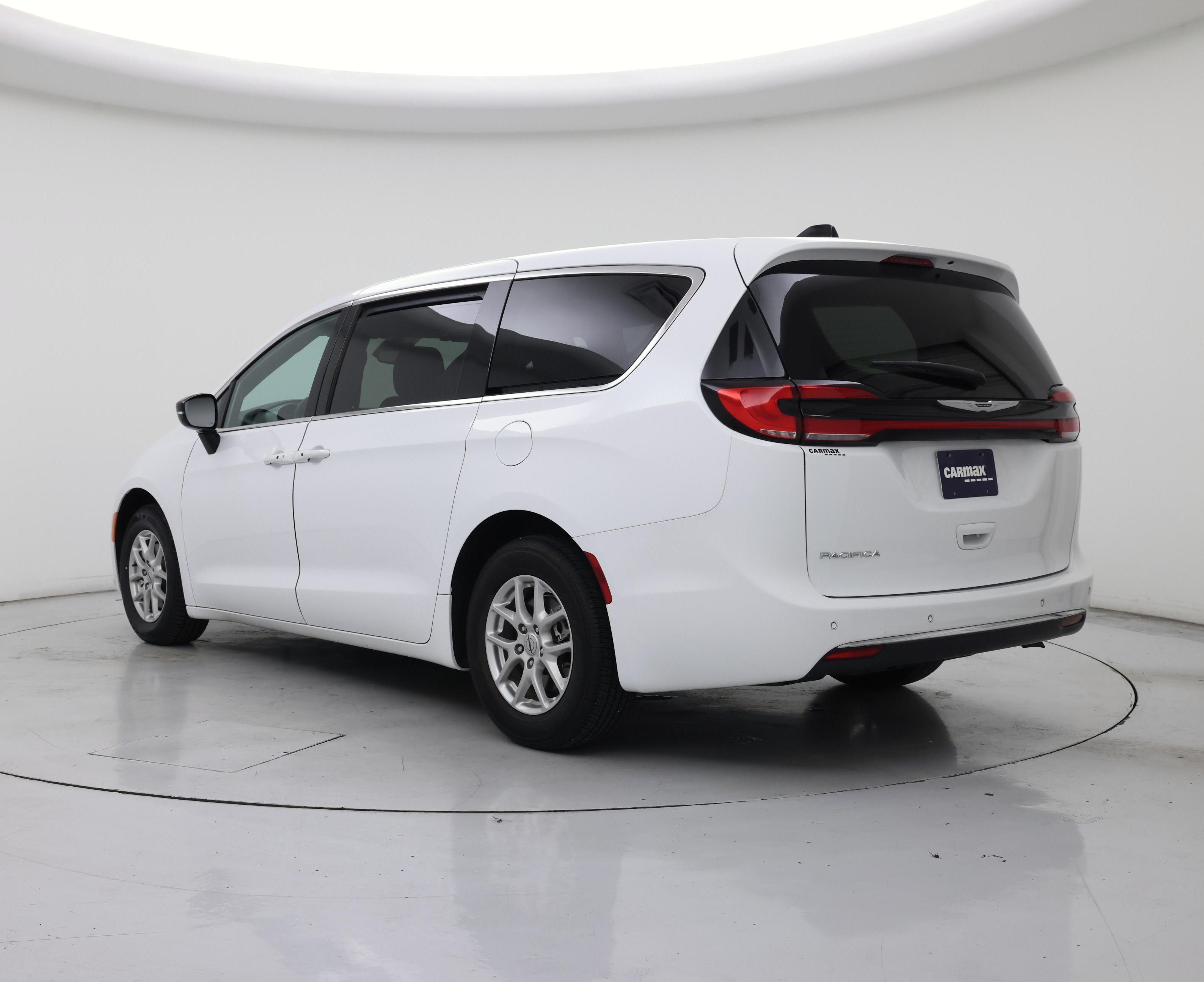 Thumbnail: 2024 Chrysler Pacifica - 2
