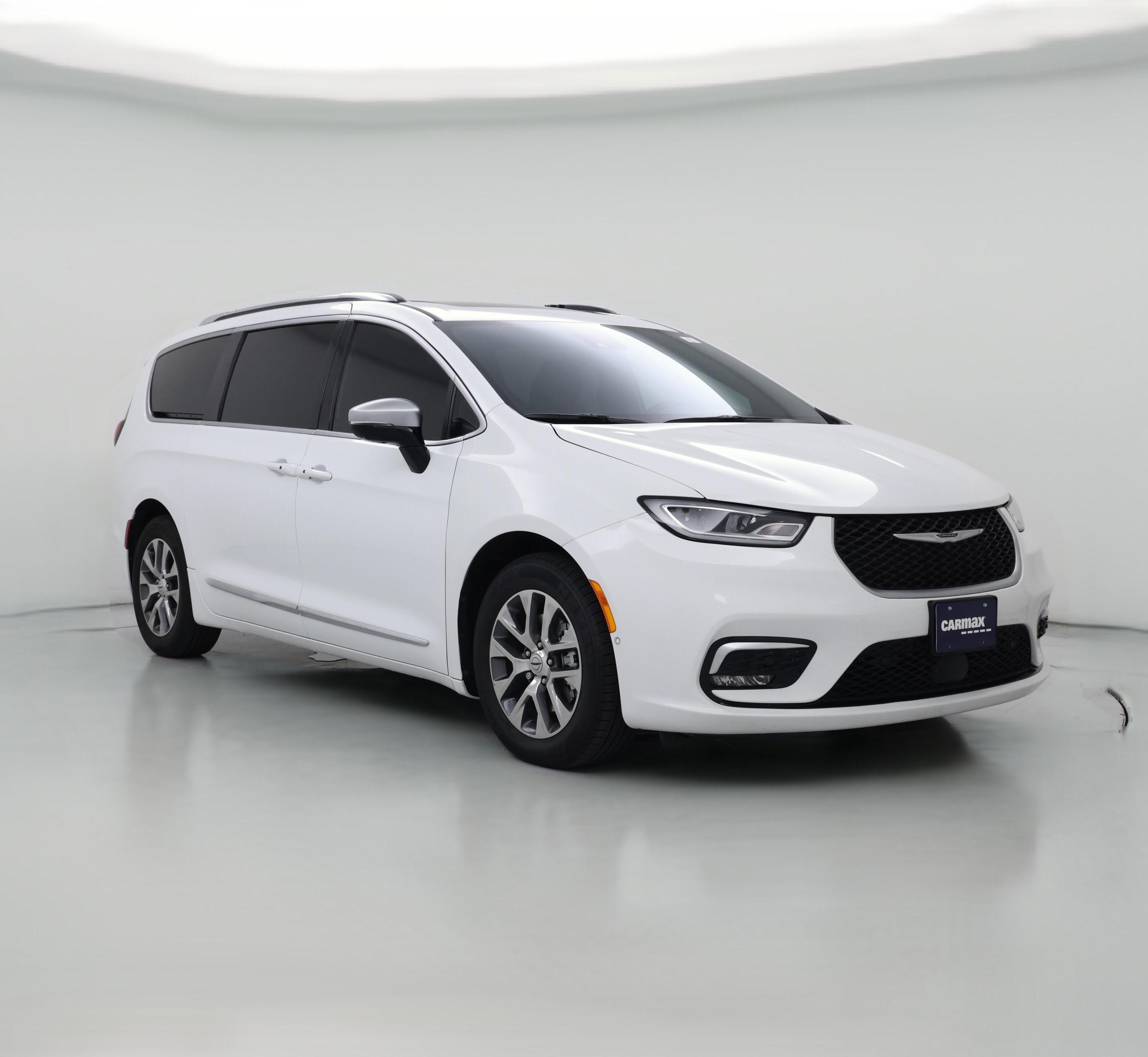 Thumbnail: 2025 Chrysler Pacifica - 1