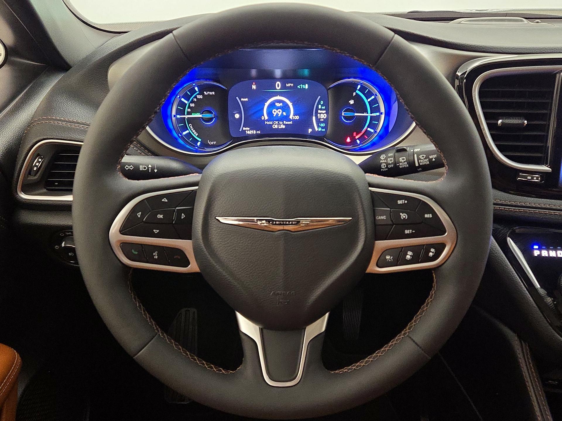 Thumbnail: 2025 Chrysler Pacifica - 10