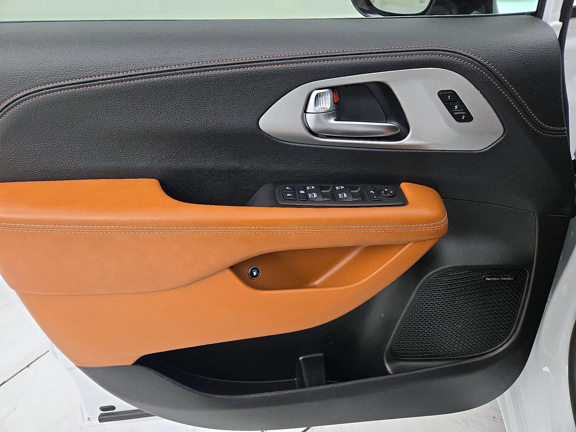 Thumbnail: 2025 Chrysler Pacifica - 12
