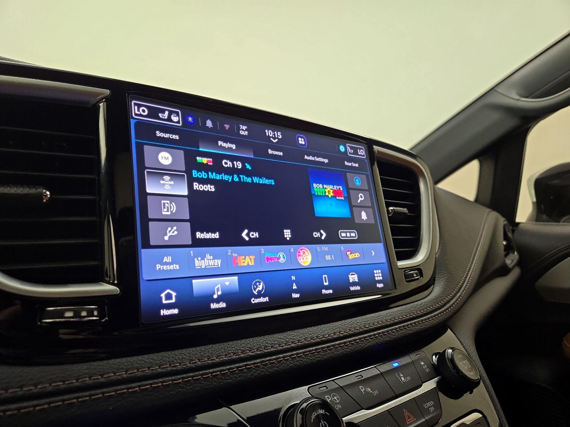 Thumbnail: 2025 Chrysler Pacifica - 16