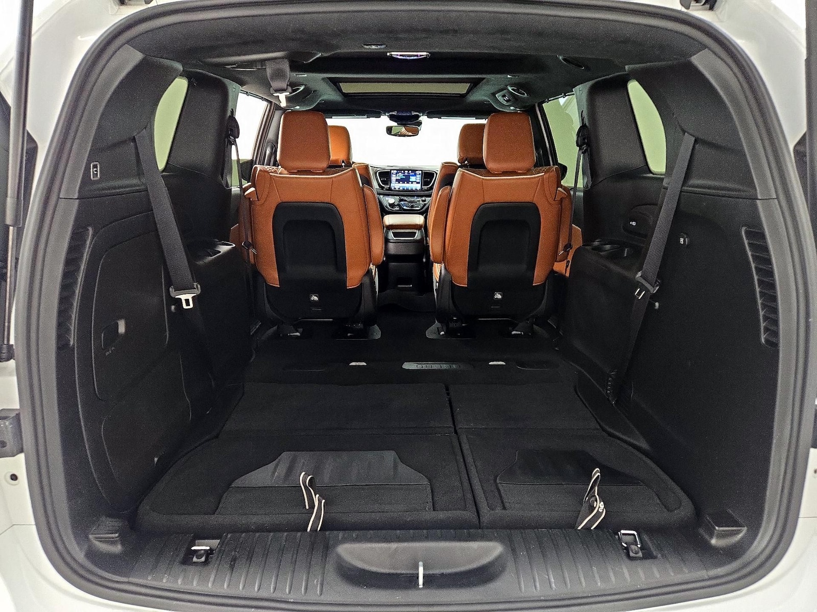 2025 Chrysler Pacifica PHEV Pinnacle - Photo 25