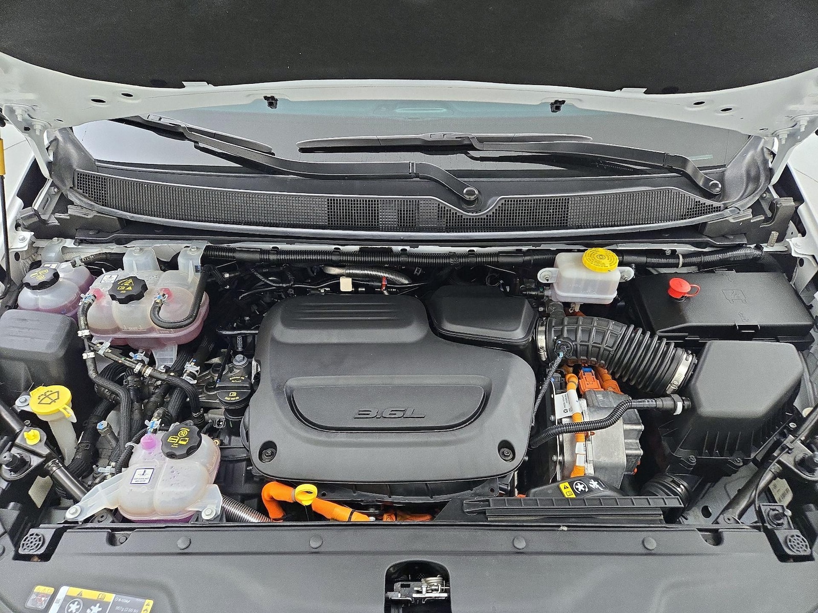2025 Chrysler Pacifica PHEV Pinnacle - Photo 26