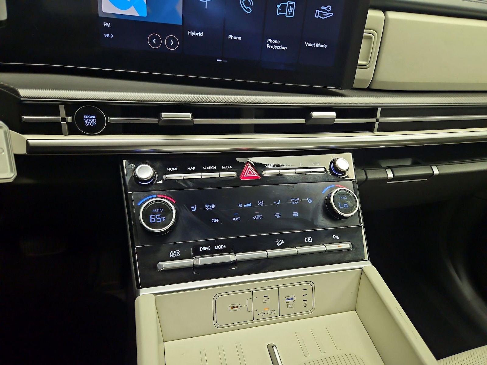 2025 Hyundai Santa Fe SEL - Photo 16